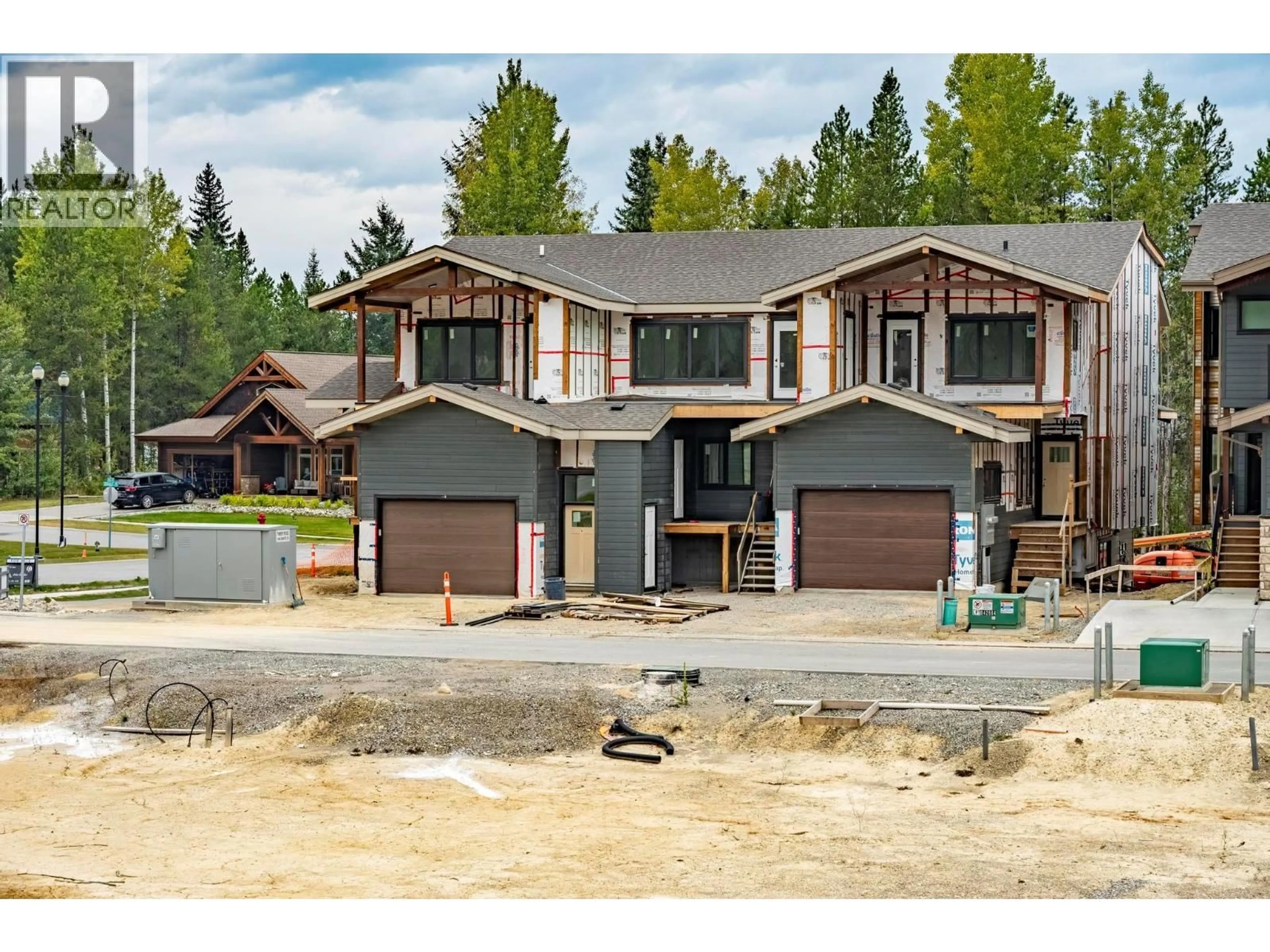 A pic from outside/outdoor area/front of a property/back of a property/a pic from drone, unknown for 4 - 1444 GRANITE DRIVE, Golden British Columbia V0A1H0