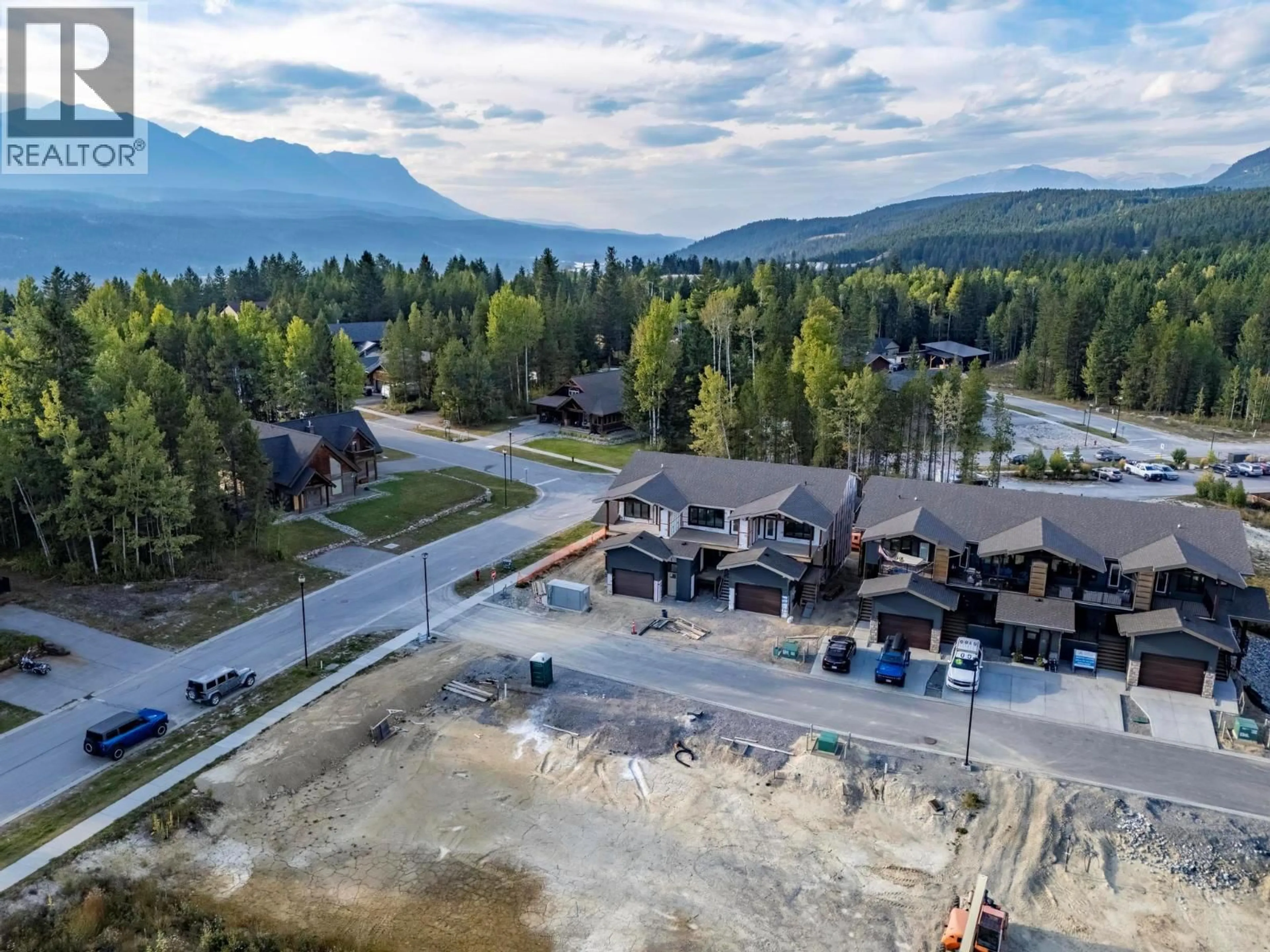 A pic from outside/outdoor area/front of a property/back of a property/a pic from drone, mountain view for 4 - 1444 GRANITE DRIVE, Golden British Columbia V0A1H0