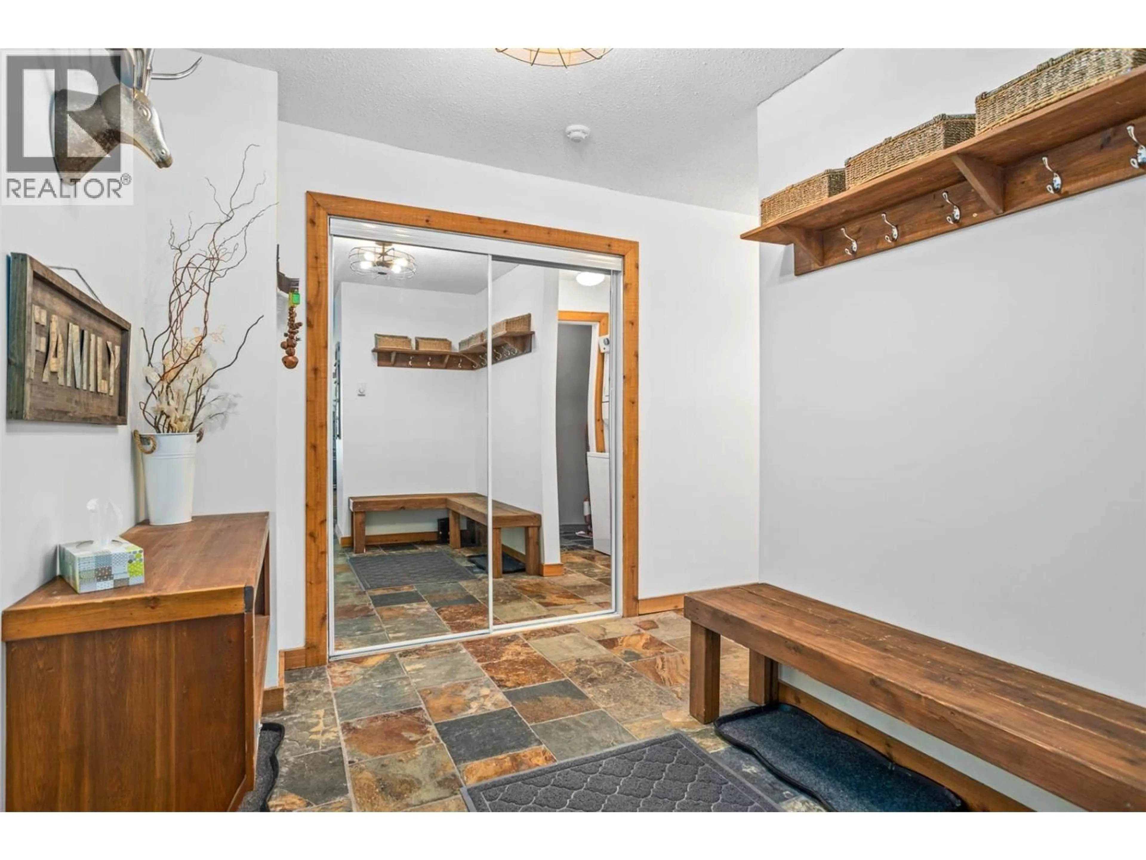 Indoor entryway for 437F - 40 KETTLE VIEW ROAD, Big White British Columbia V1P1P3