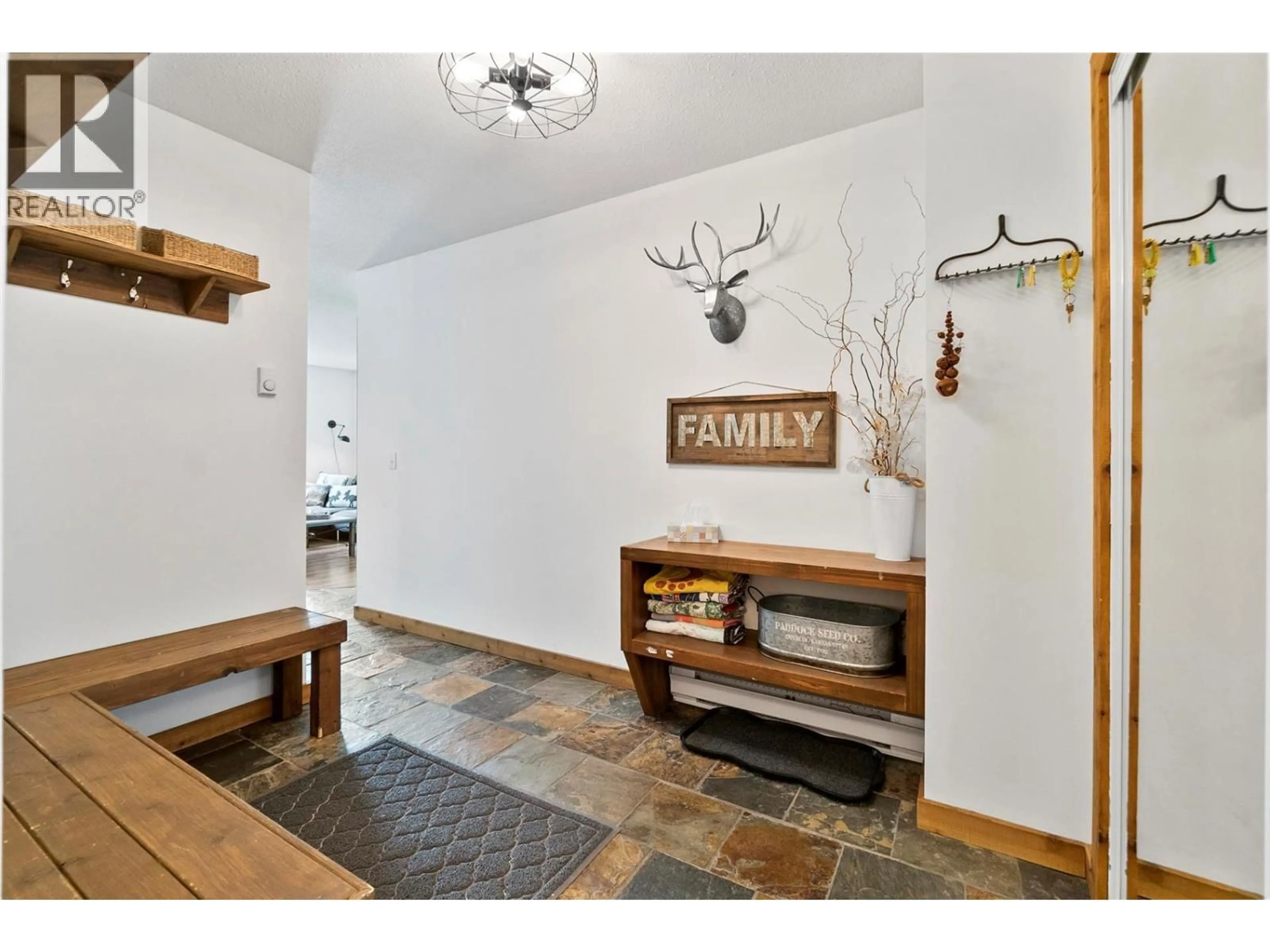 Indoor entryway for 437F - 40 KETTLE VIEW ROAD, Big White British Columbia V1P1P3