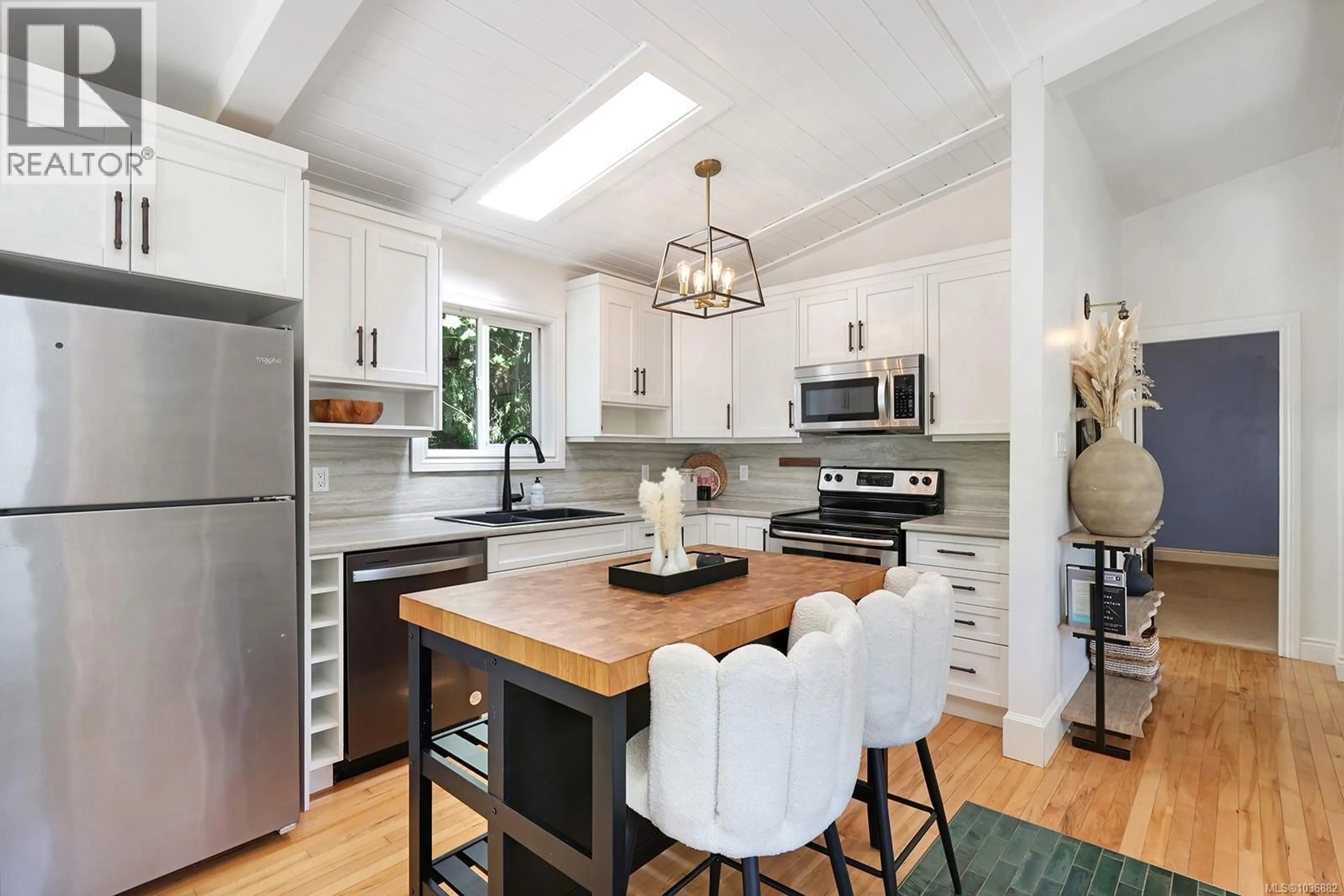 Unknown for 4705/4707 GAIL CRESCENT, Courtenay British Columbia V9N5Y3