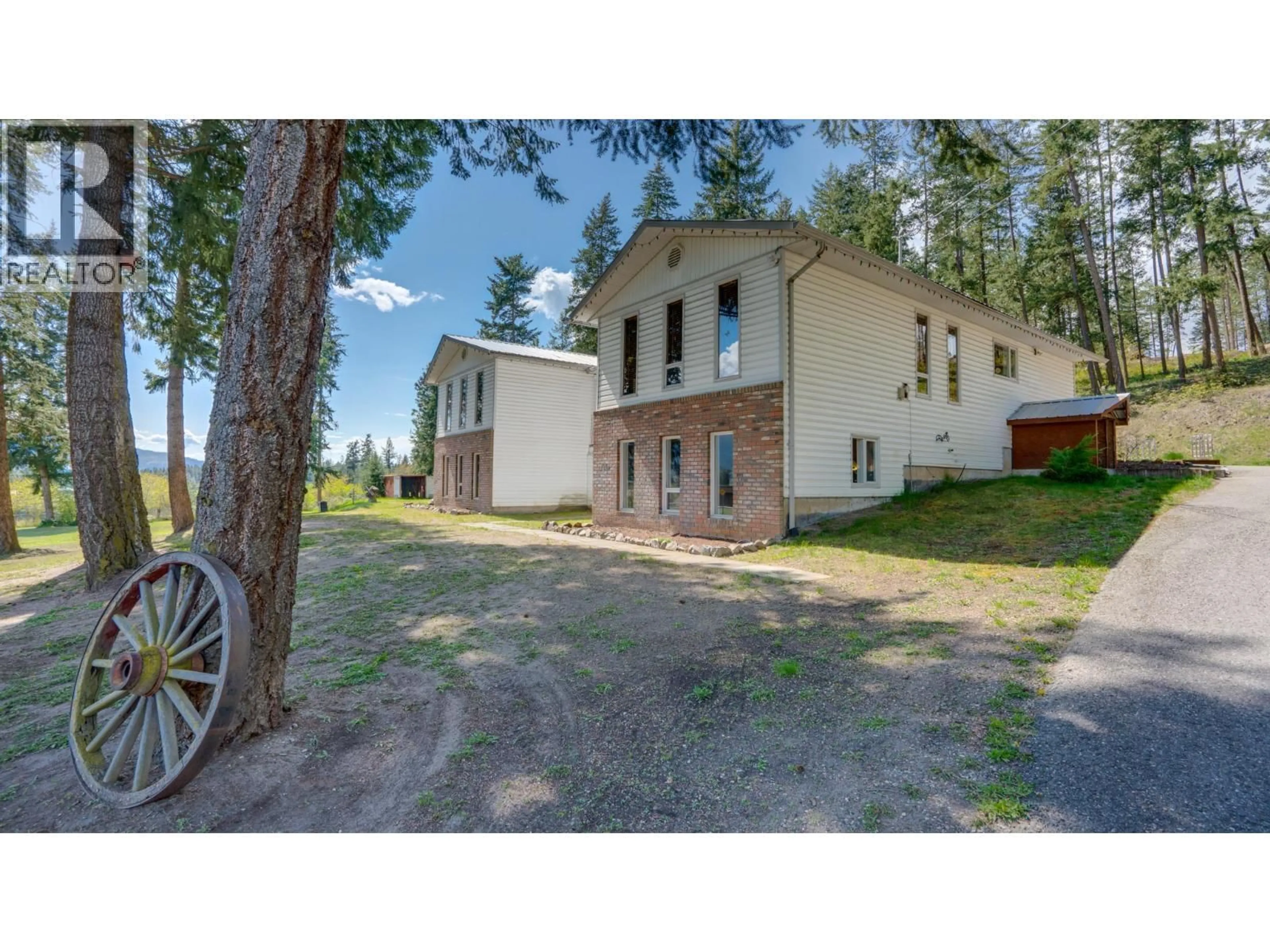 A pic from outside/outdoor area/front of a property/back of a property/a pic from drone, unknown for 4851 LANSDOWNE ROAD, Spallumcheen British Columbia V4Y0V1
