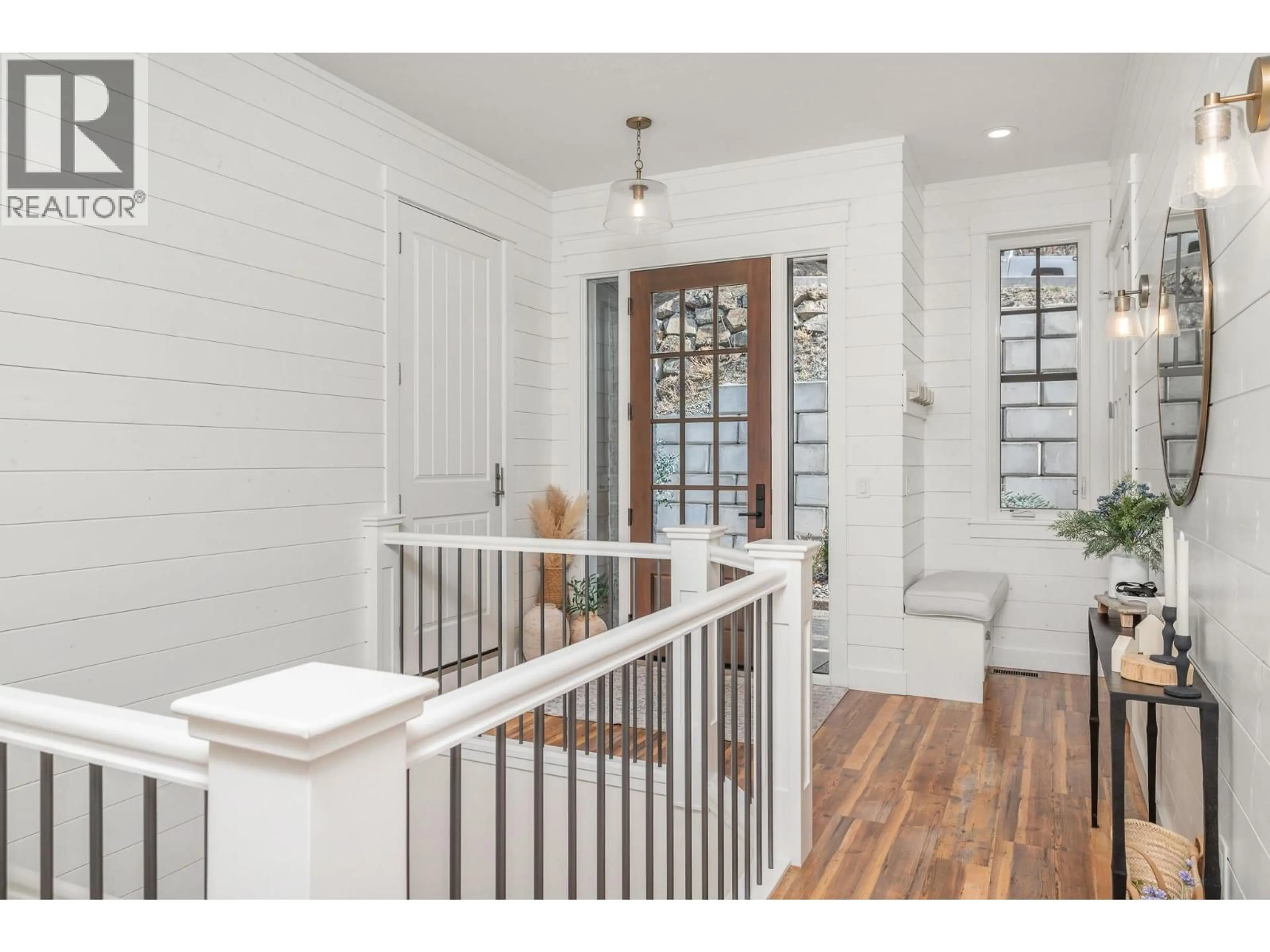 Indoor entryway for 2 - 70 KESTREL PLACE, Vernon British Columbia V1H1T6