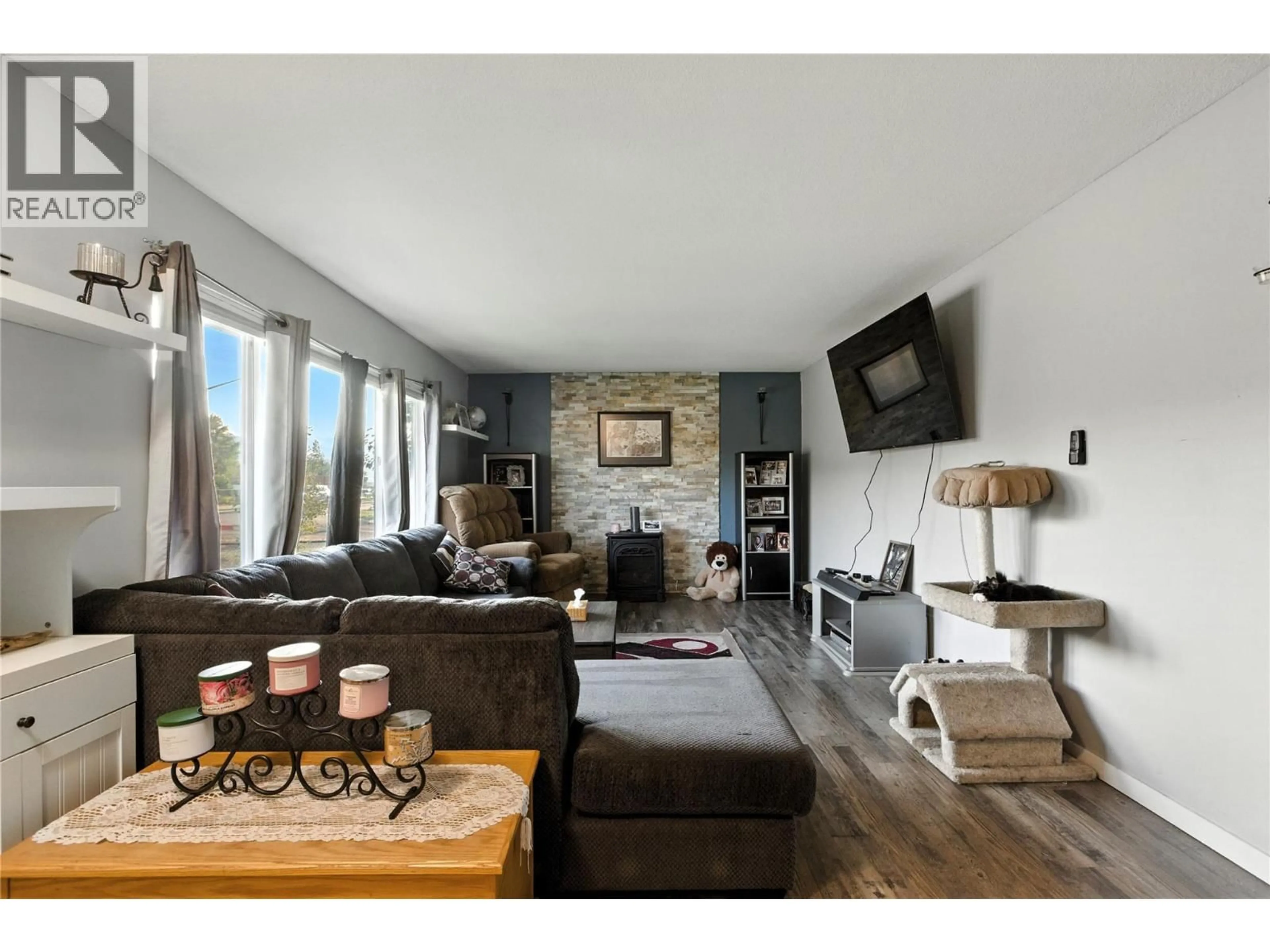 Living room with furniture, unknown for 2590 TRANQUILLE ROAD, Kamloops British Columbia V2B3N8