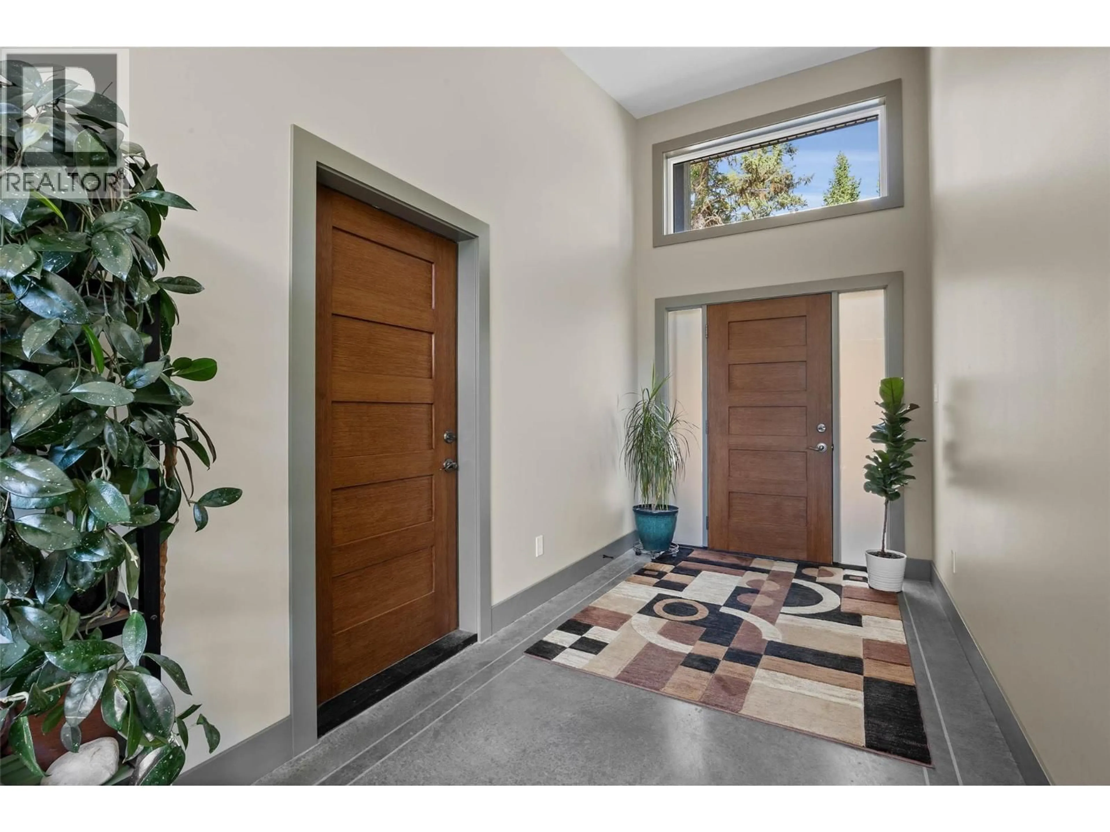 Indoor entryway for 10076 TRANQUILLE-CRISS CREEK ROAD, Kamloops British Columbia V1S0B3