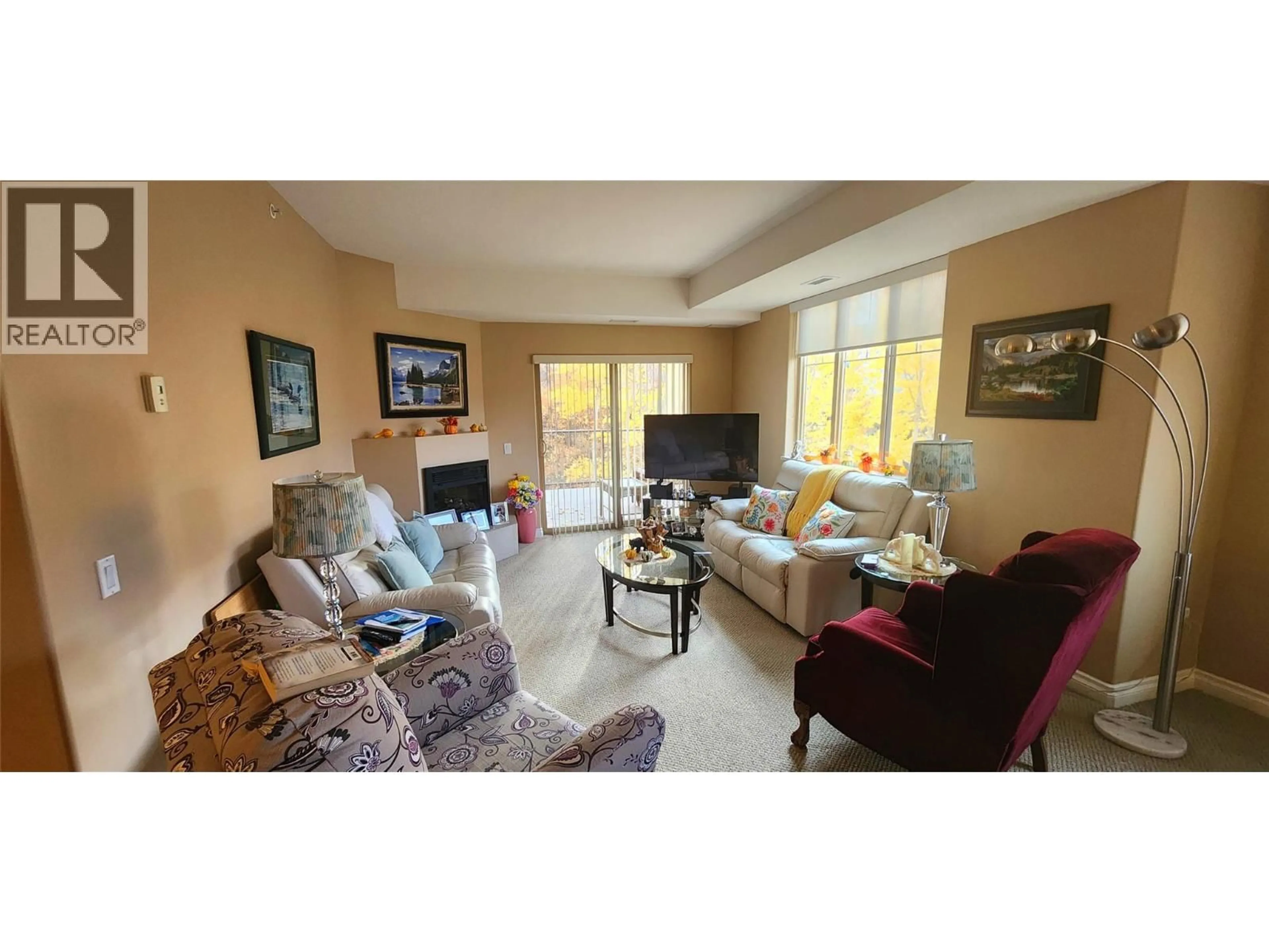 Living room with furniture, unknown for 306B - 921 SPILLWAY ROAD, Oliver British Columbia V0H1T8