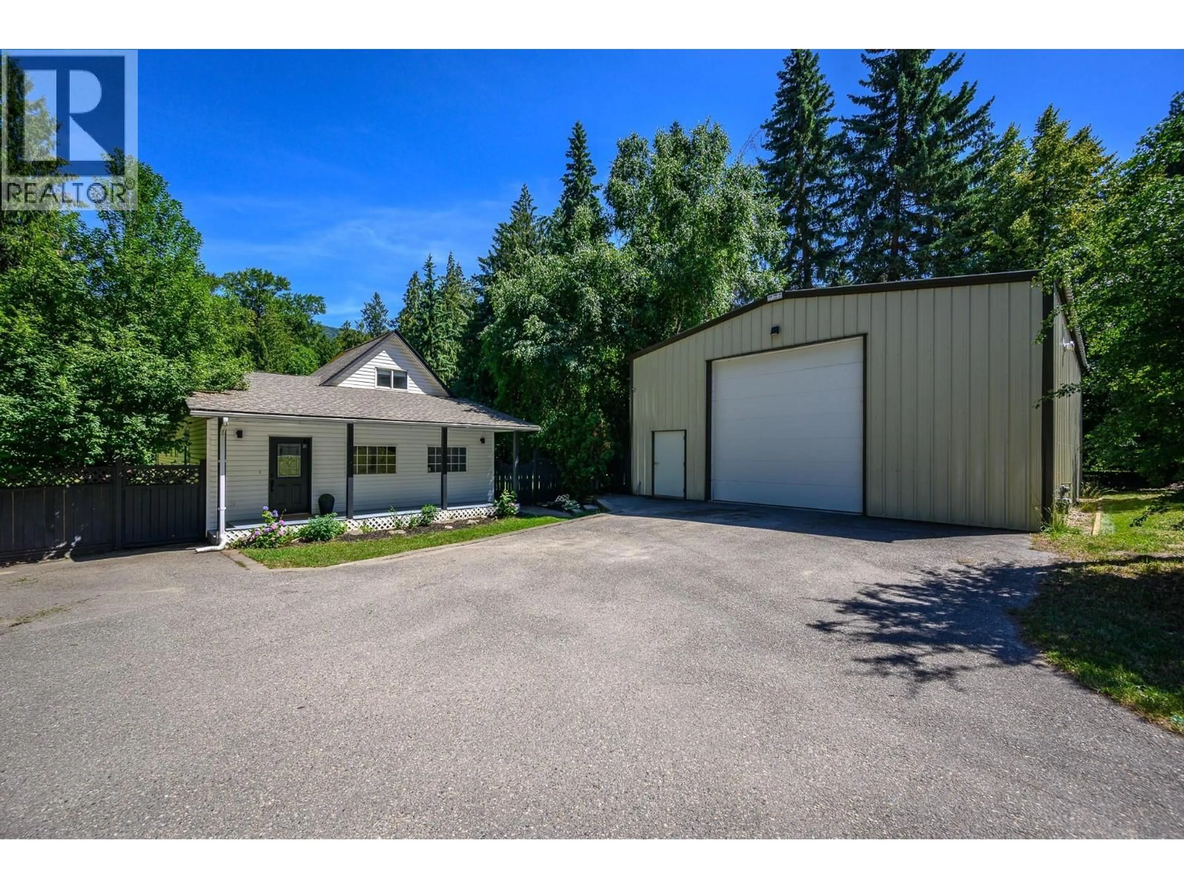 Indoor garage for 855 SALMON RIVER ROAD, Salmon Arm British Columbia V1E3G3