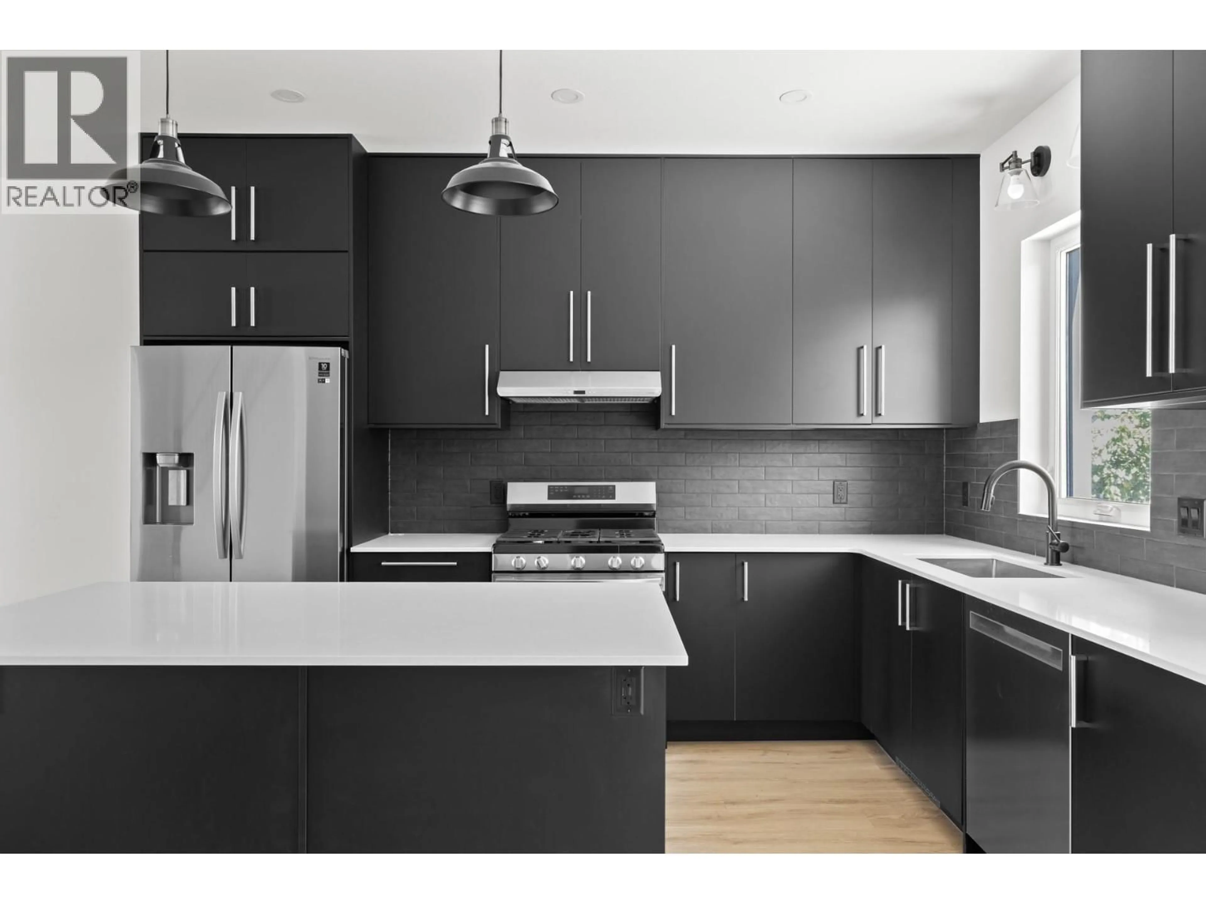 Contemporary kitchen, unknown for 3 - 2825 RICHTER STREET, Kelowna British Columbia V1Y2R6