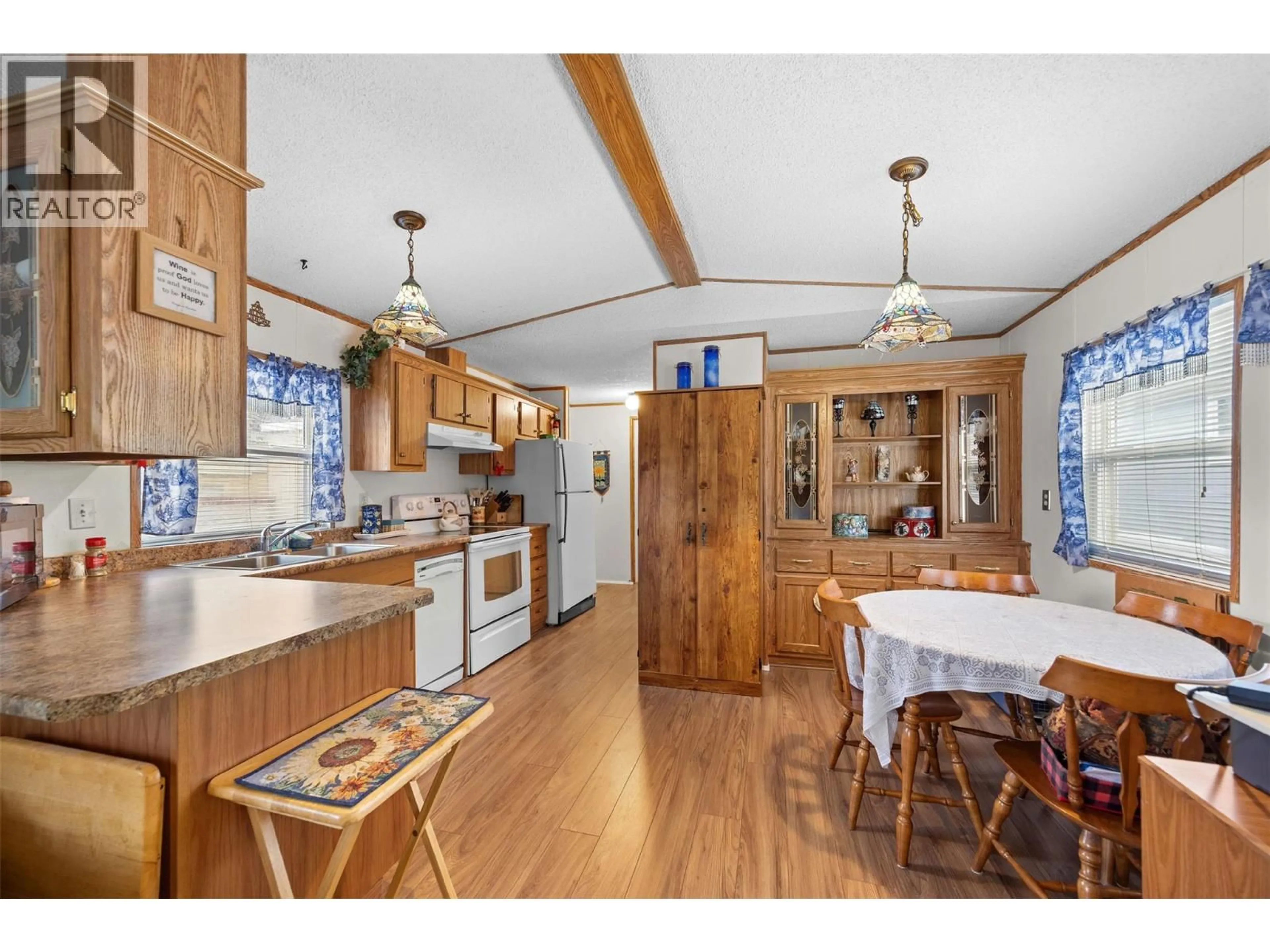 Open concept kitchen, unknown for 4 - 3270 SHANNON LAKE ROAD, West Kelowna British Columbia V4T2N2