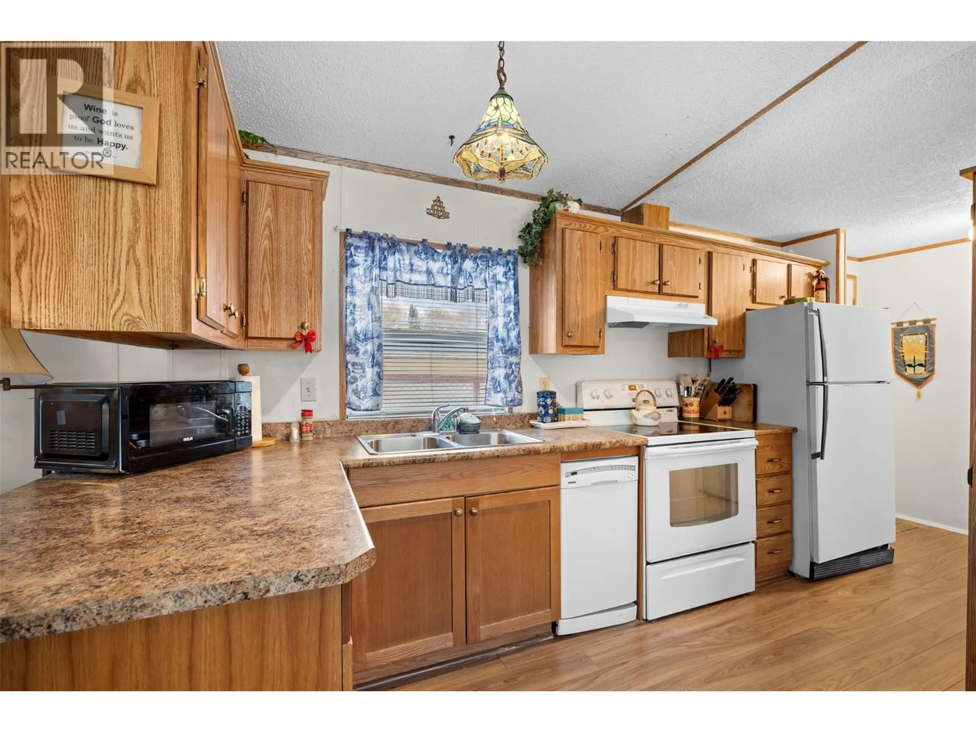 Standard kitchen, unknown for 4 - 3270 SHANNON LAKE ROAD, West Kelowna British Columbia V4T2N2