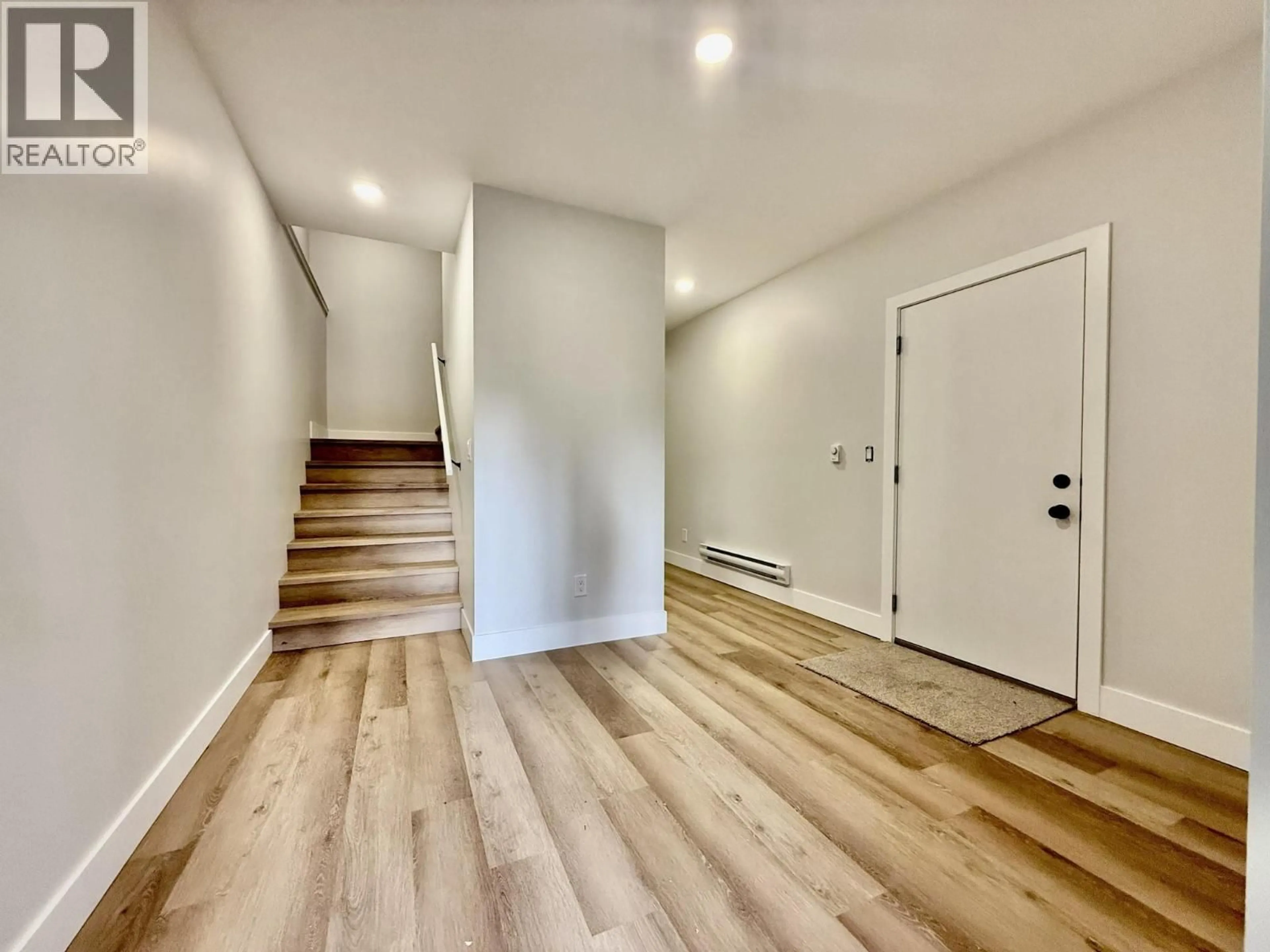 Indoor entryway for 2 - 1938 FOXWOOD TRAIL, Windermere British Columbia V0B2L2