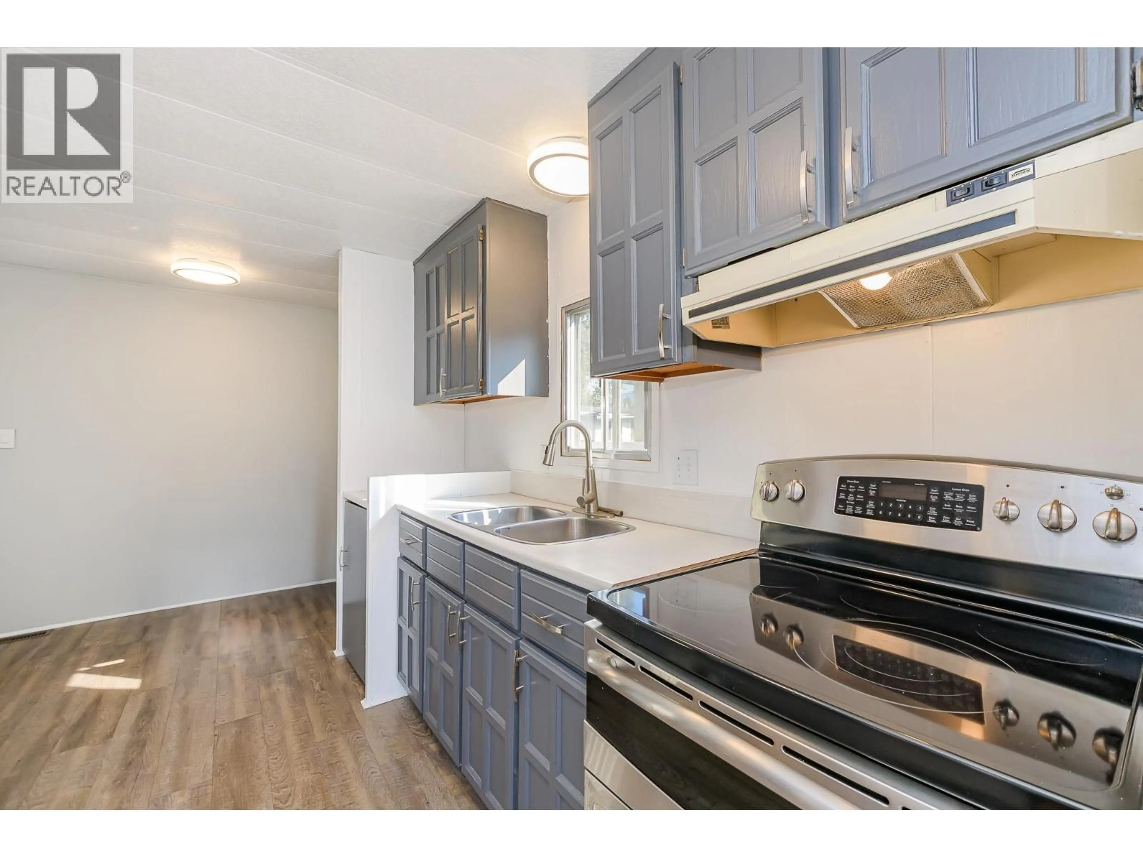 Standard kitchen, wood/laminate floor for 33 - 4441 DELANEY ROAD, Malakwa British Columbia V0E2J0