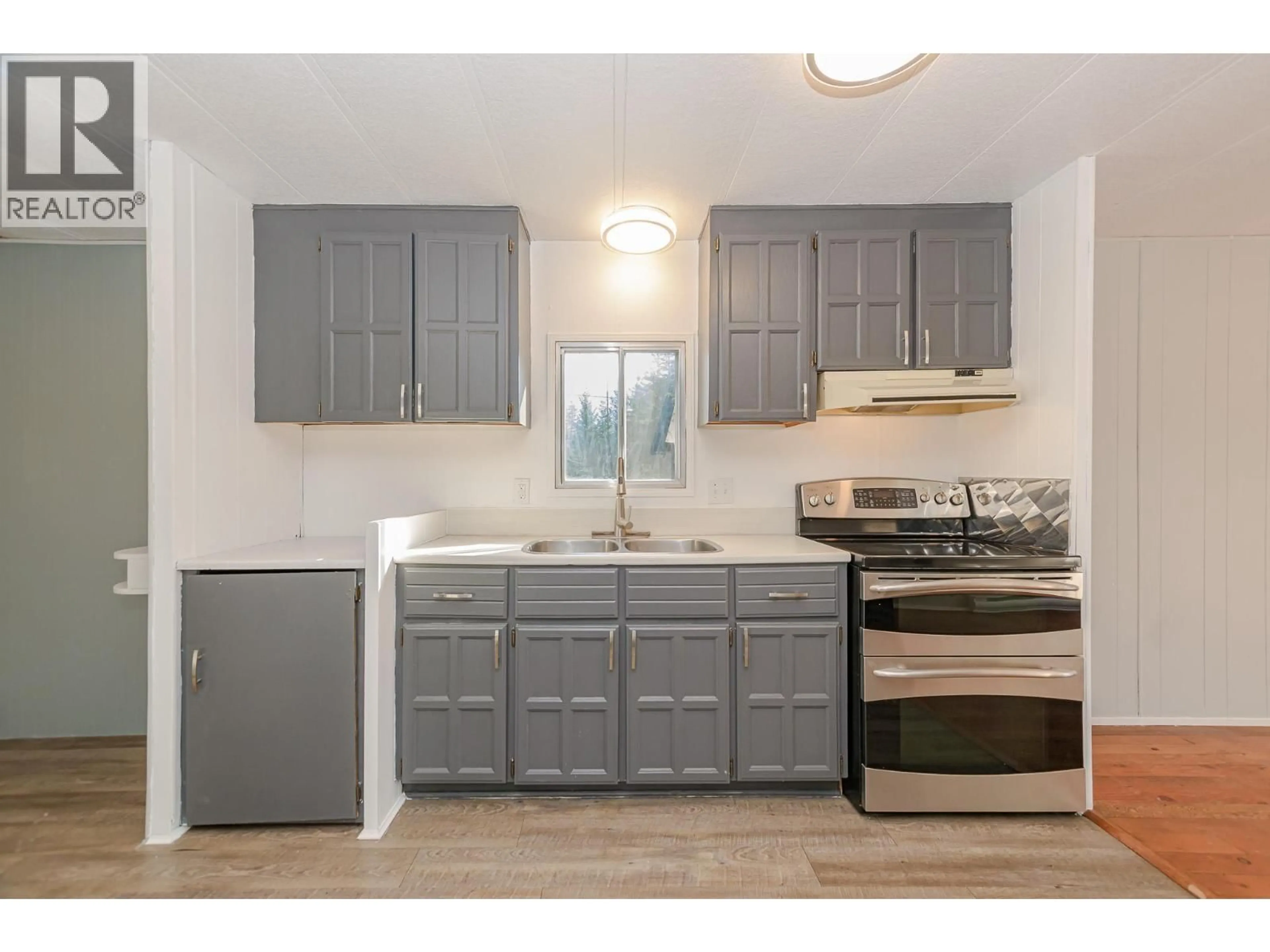 Standard kitchen, unknown for 33 - 4441 DELANEY ROAD, Malakwa British Columbia V0E2J0