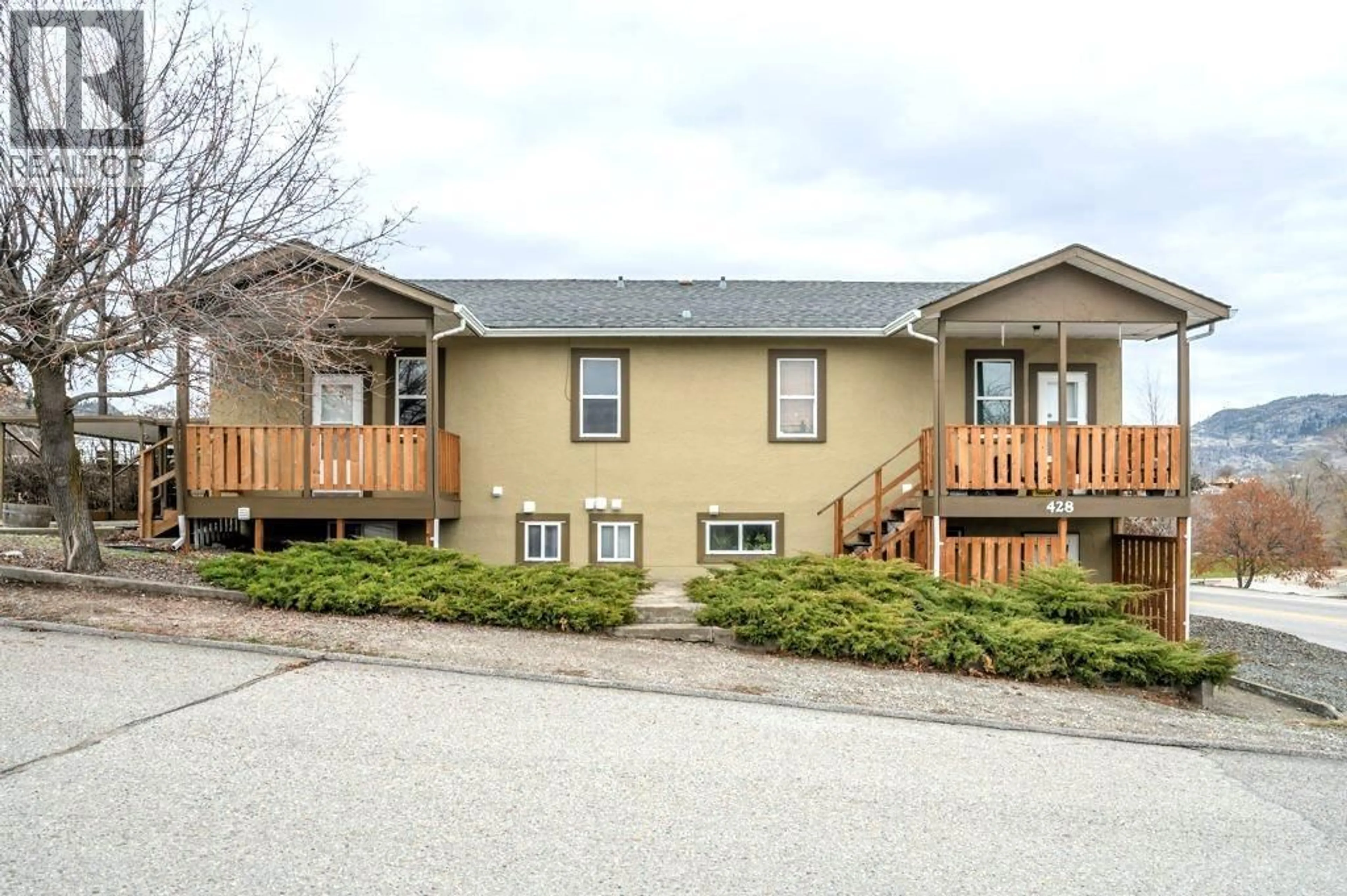 Patio, mountain view for 428 HILLCREST AVENUE, Oliver British Columbia V0H1T0