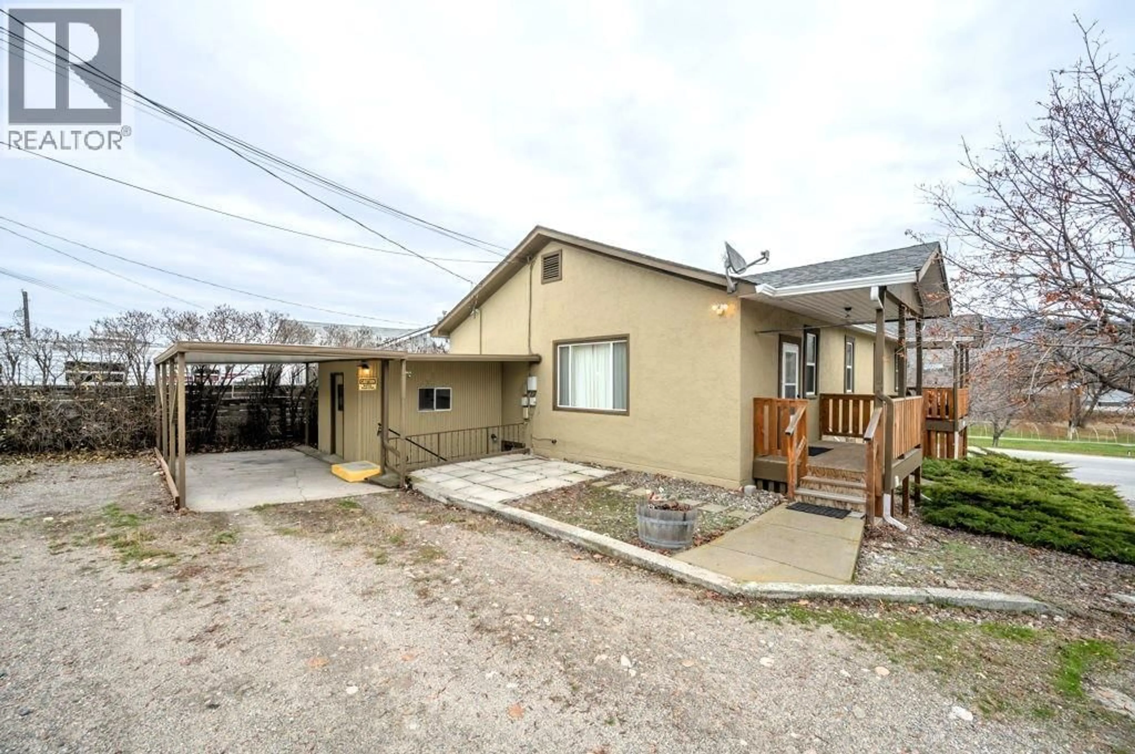 Patio, street for 428 HILLCREST AVENUE, Oliver British Columbia V0H1T0