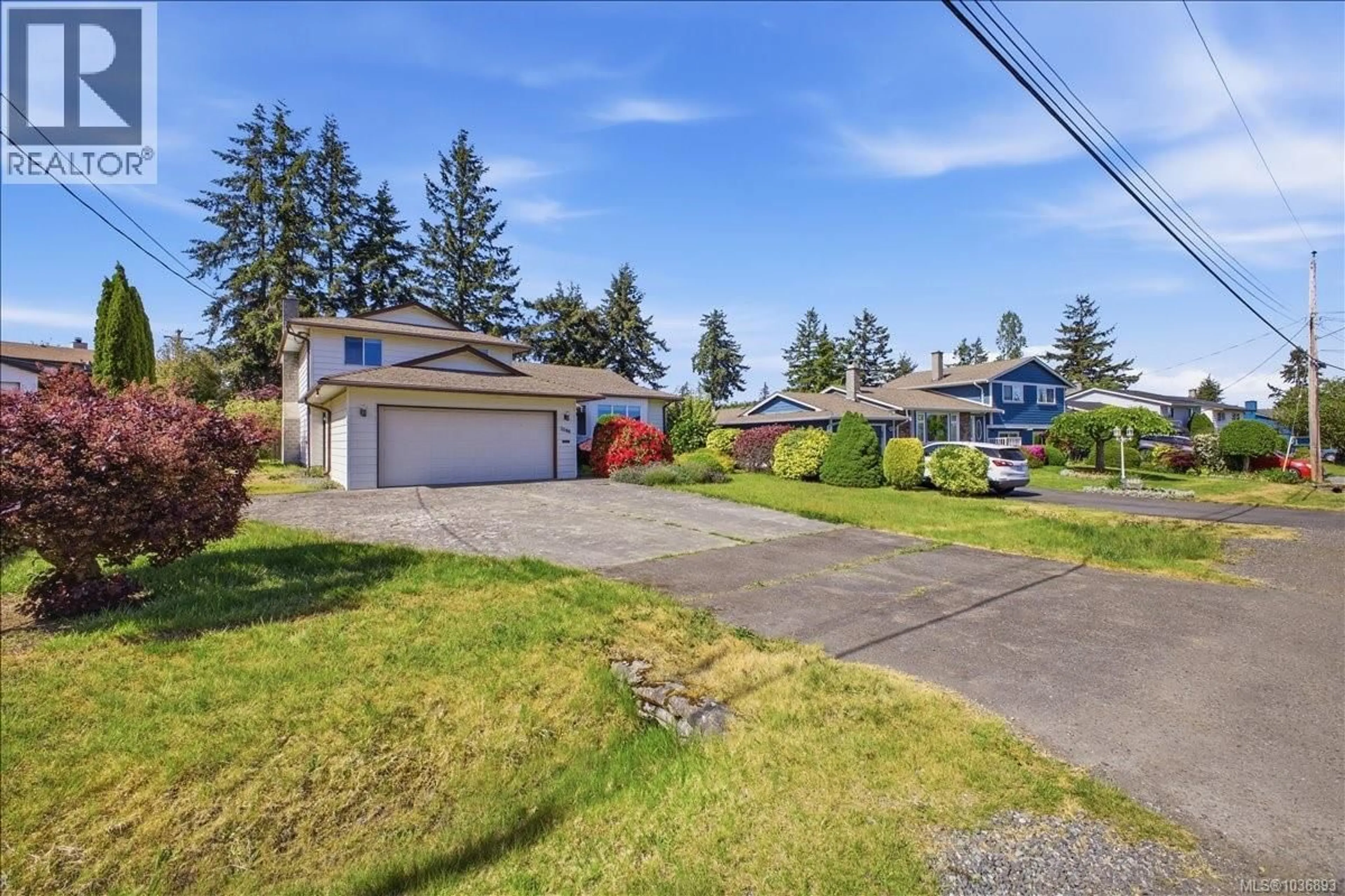 A pic from outside/outdoor area/front of a property/back of a property/a pic from drone, street for 3586 COUNTRY CLUB DRIVE, Nanaimo British Columbia V9T1T9