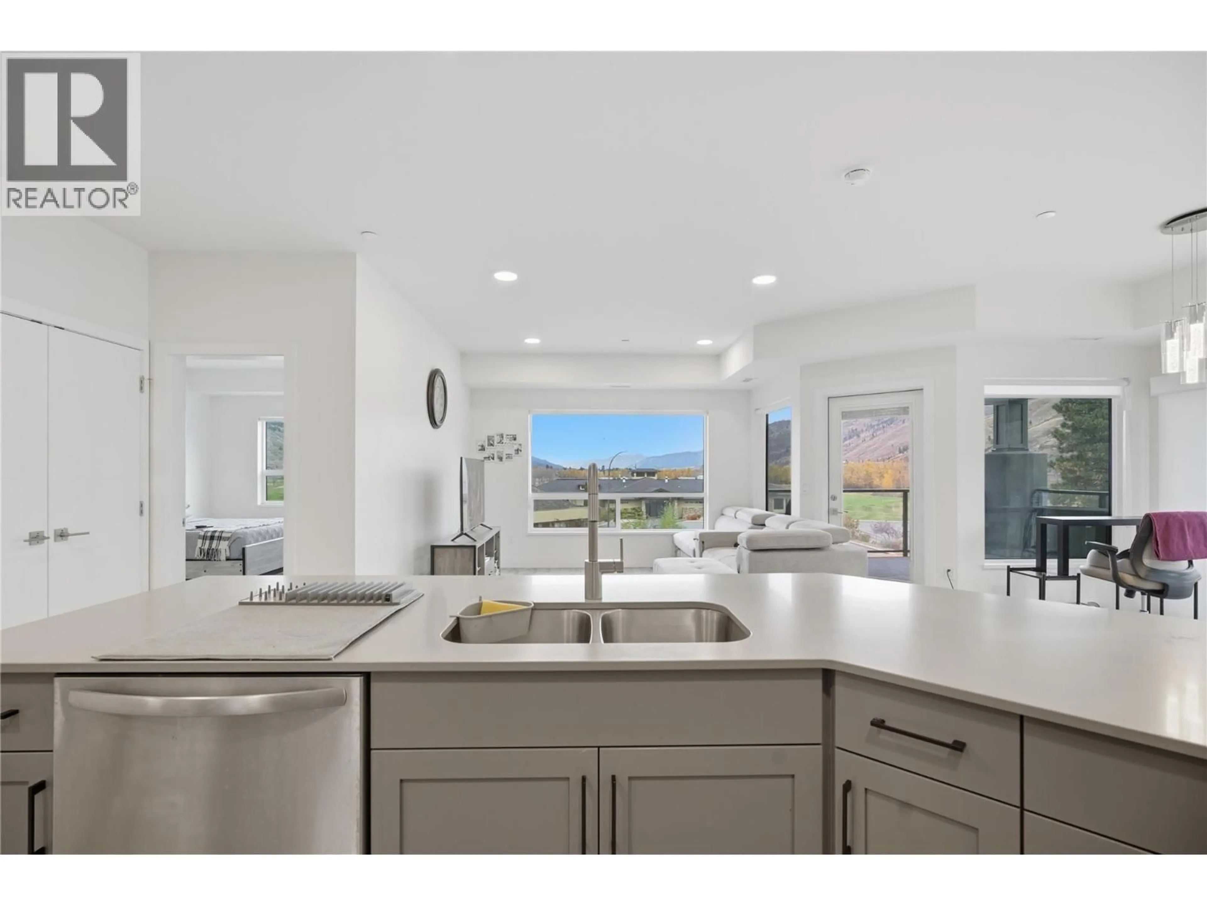 Open concept kitchen, ceramic/tile floor for 210 - 651 DUNES DRIVE, Kamloops British Columbia V2B8M8