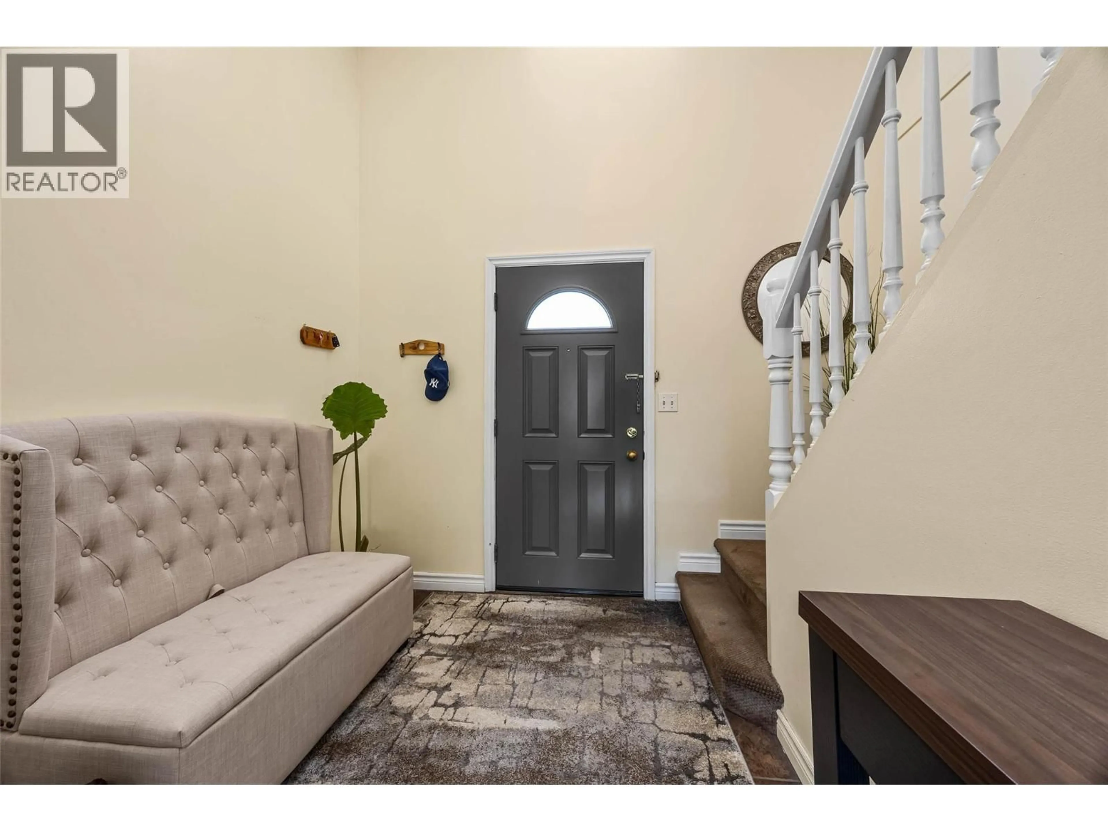 Indoor entryway for 27 - 1750 MCKINLEY COURT, Kamloops British Columbia V2E2N5