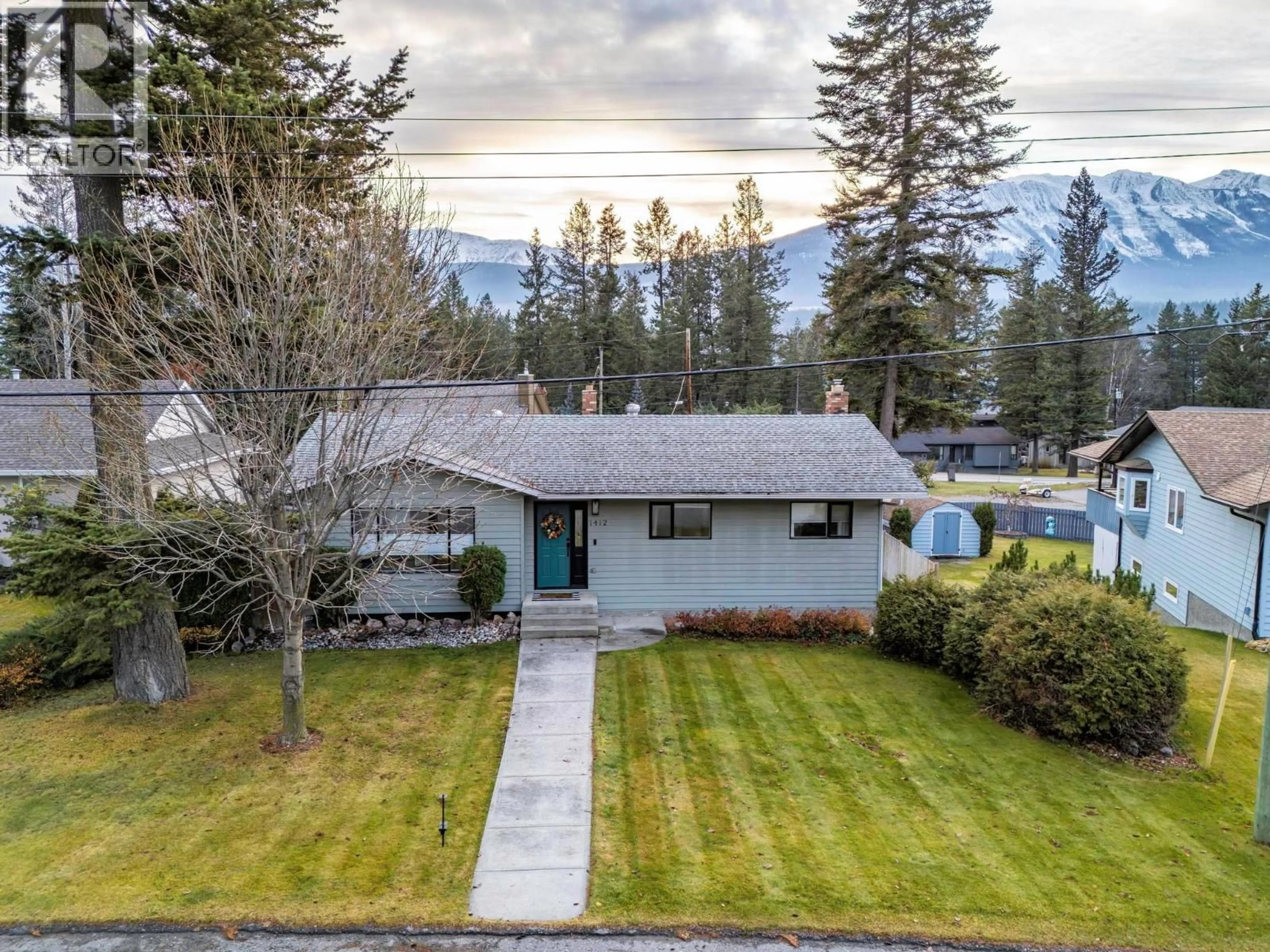 A pic from outside/outdoor area/front of a property/back of a property/a pic from drone, mountain view for 1412 BIRCH CRESCENT, Golden British Columbia V0A1H6
