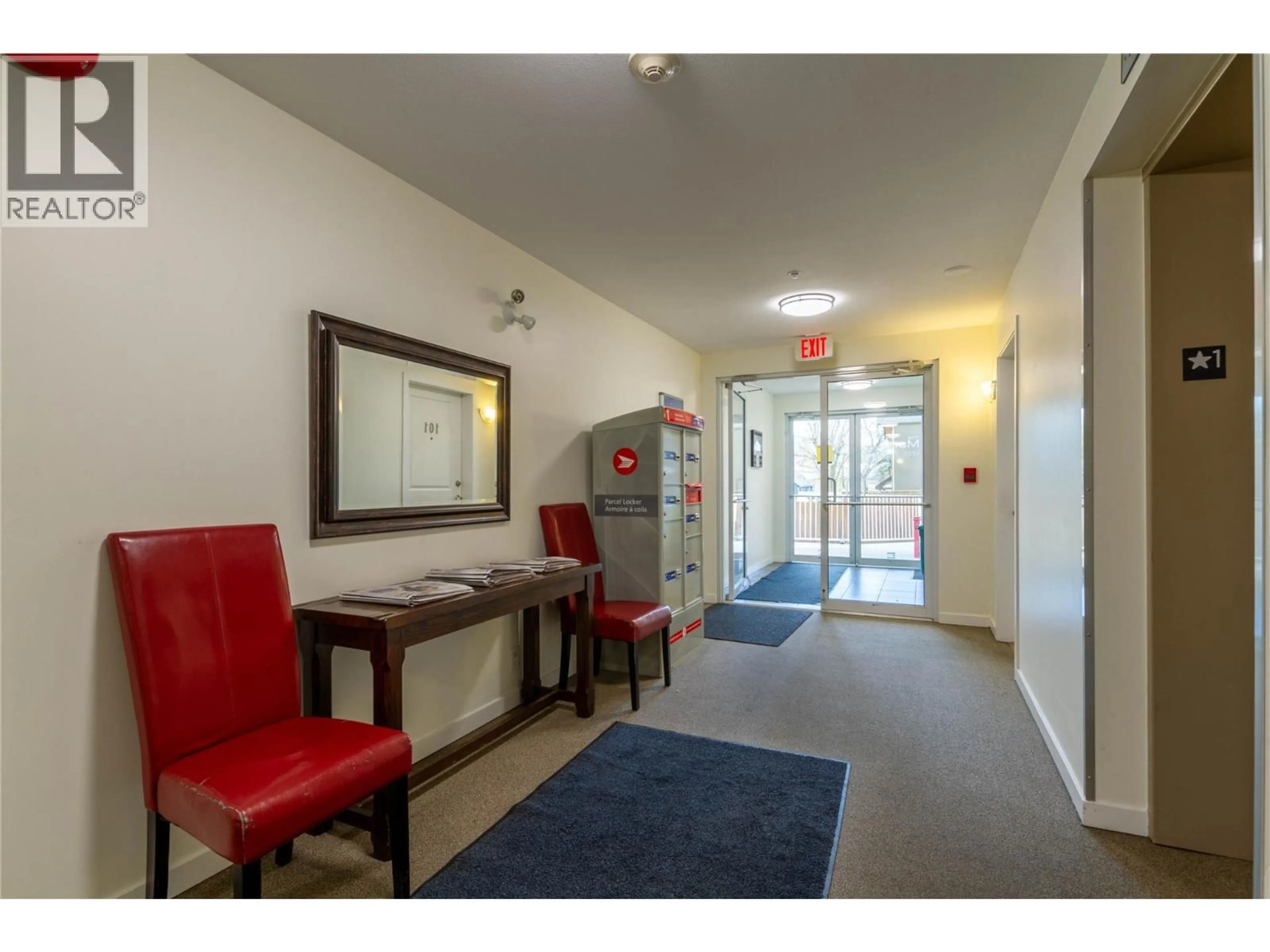 Indoor foyer for 106 - 4205 27 STREET, Vernon British Columbia V1T4Y3