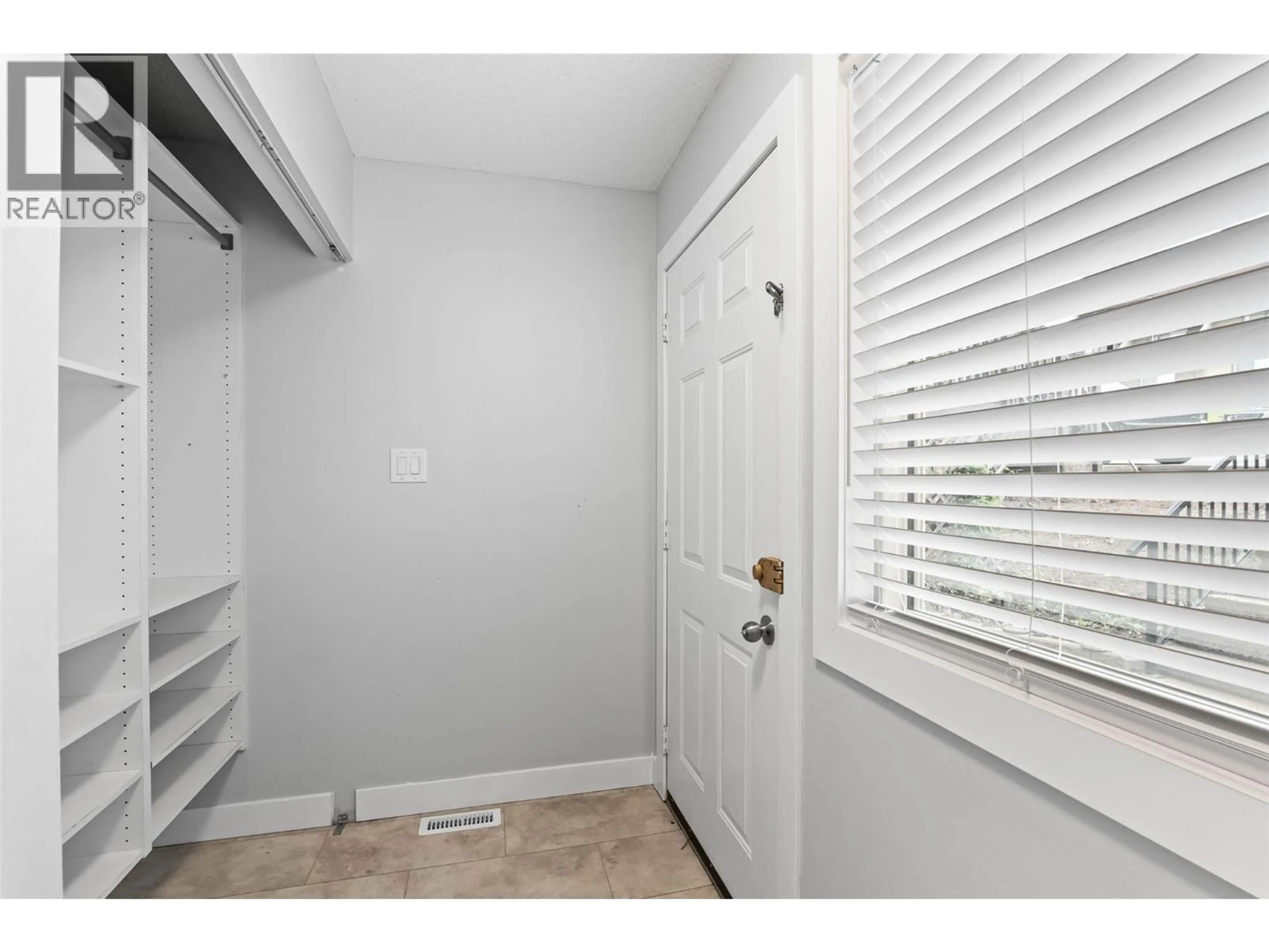 Unknown for 16 - 1750 SUMMIT DRIVE, Kamloops British Columbia V2E1Y1