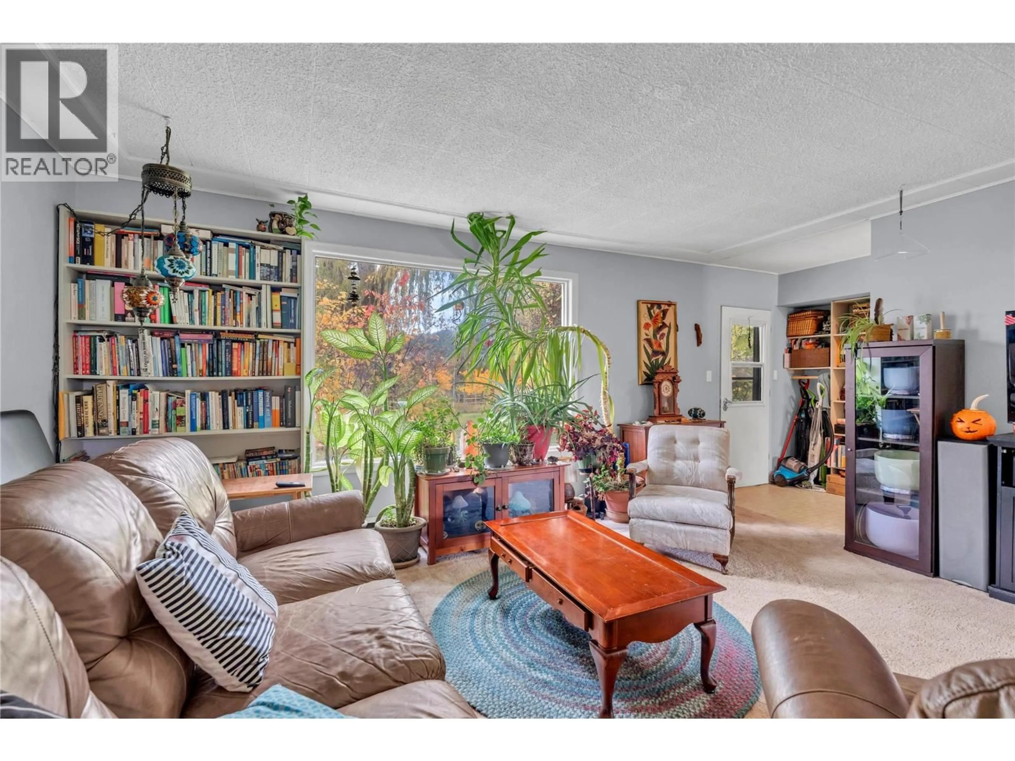 Living room with furniture, unknown for 16403 GARNET VALLEY ROAD, Summerland British Columbia V0H1Z3
