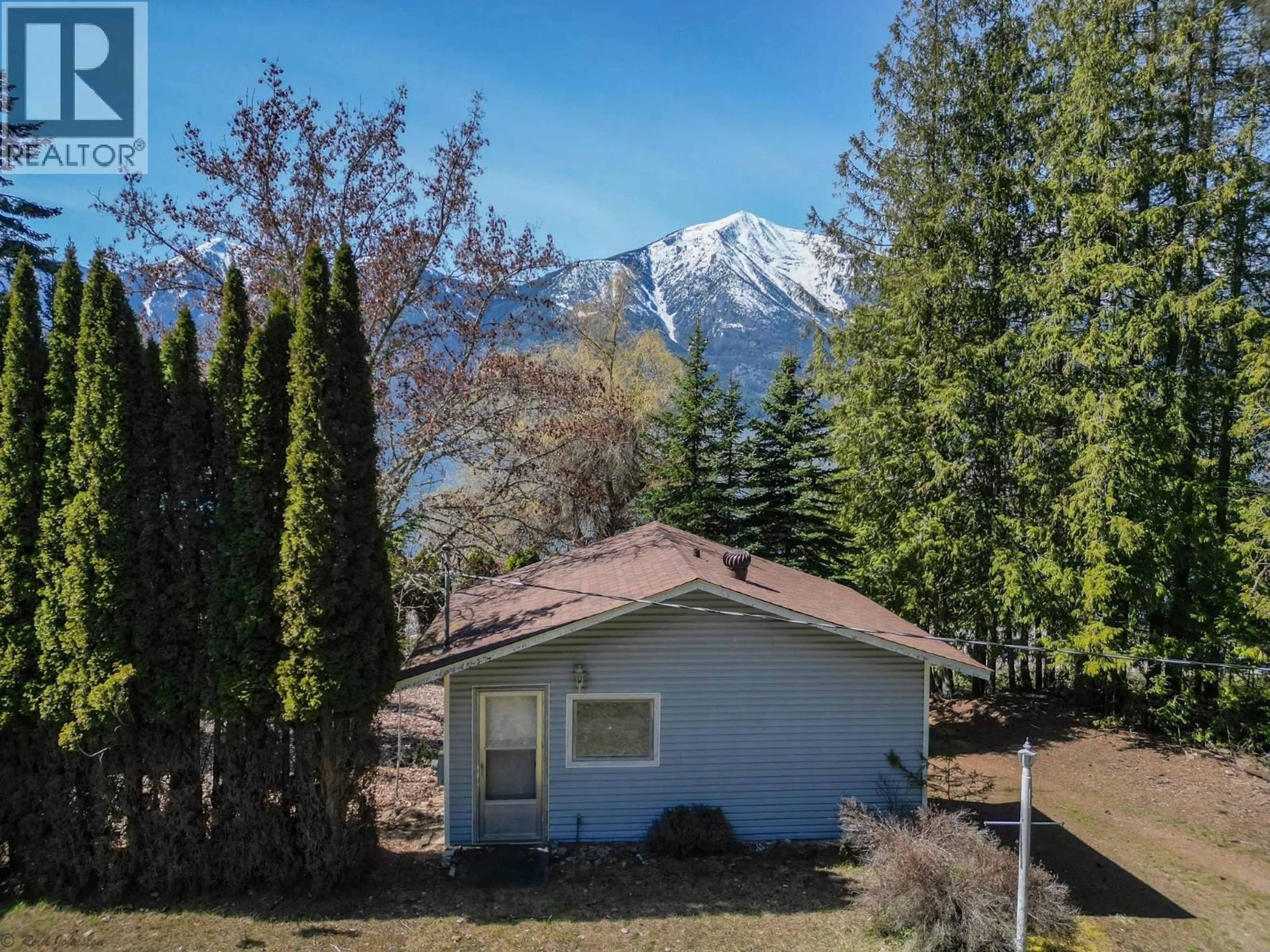 A pic from outside/outdoor area/front of a property/back of a property/a pic from drone, mountain view for 12830 3A HIGHWAY, Boswell British Columbia V0B1A4