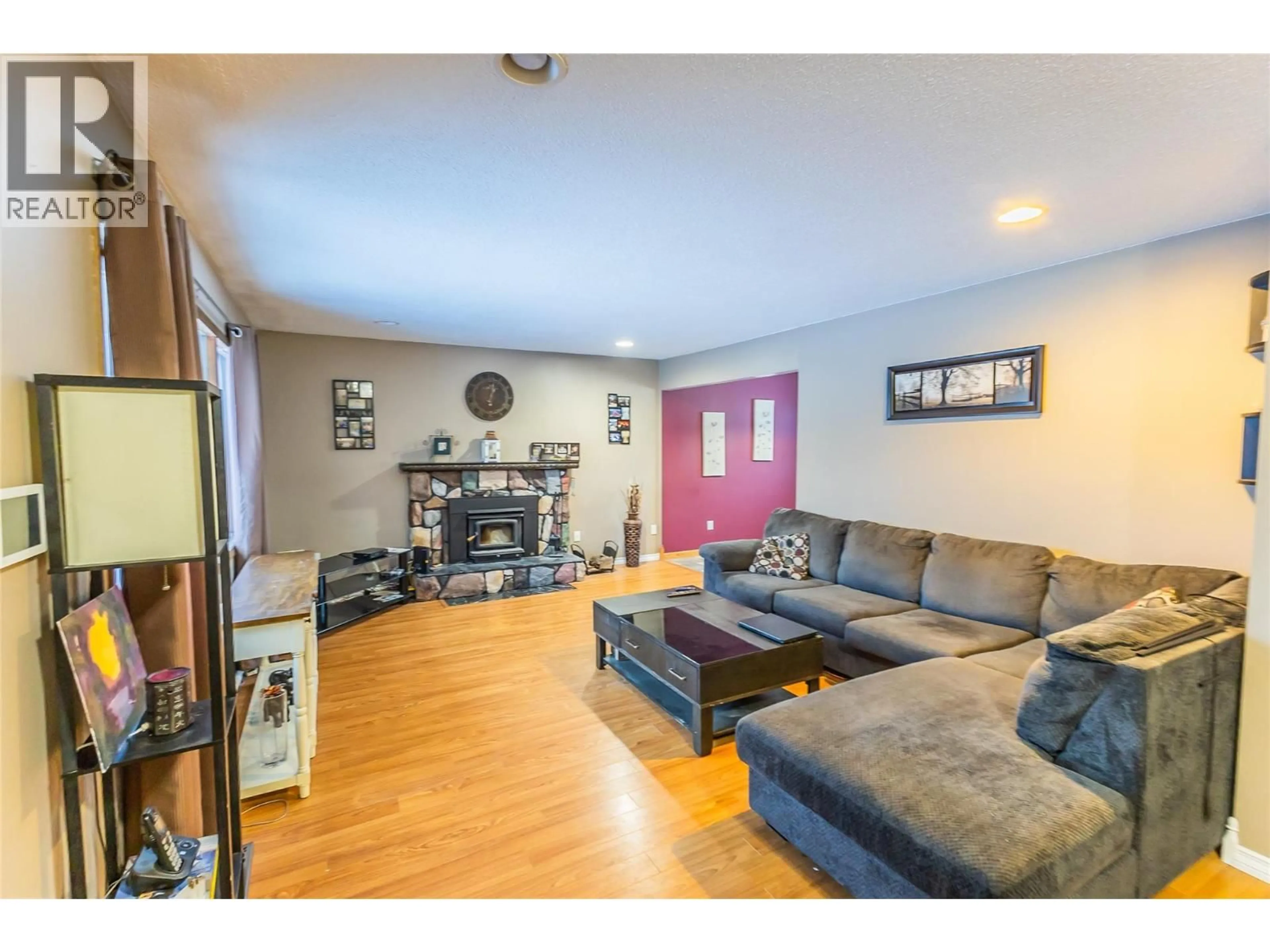 Living room with furniture, unknown for 9400 RAVINE DRIVE, Dawson Creek British Columbia V1G3V6