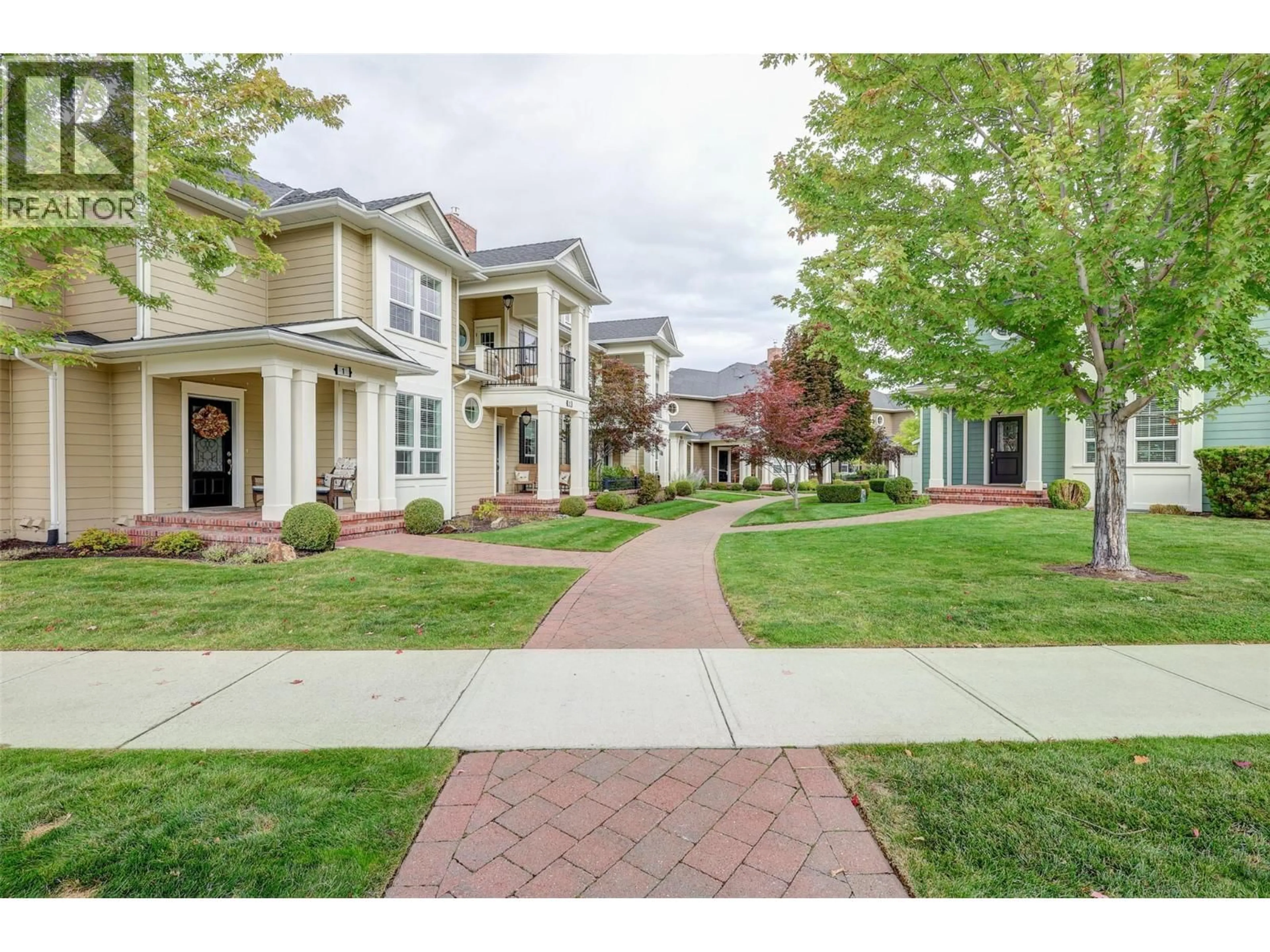 Unknown for 6 - 328 PROVIDENCE AVENUE, Kelowna British Columbia V1W5A5