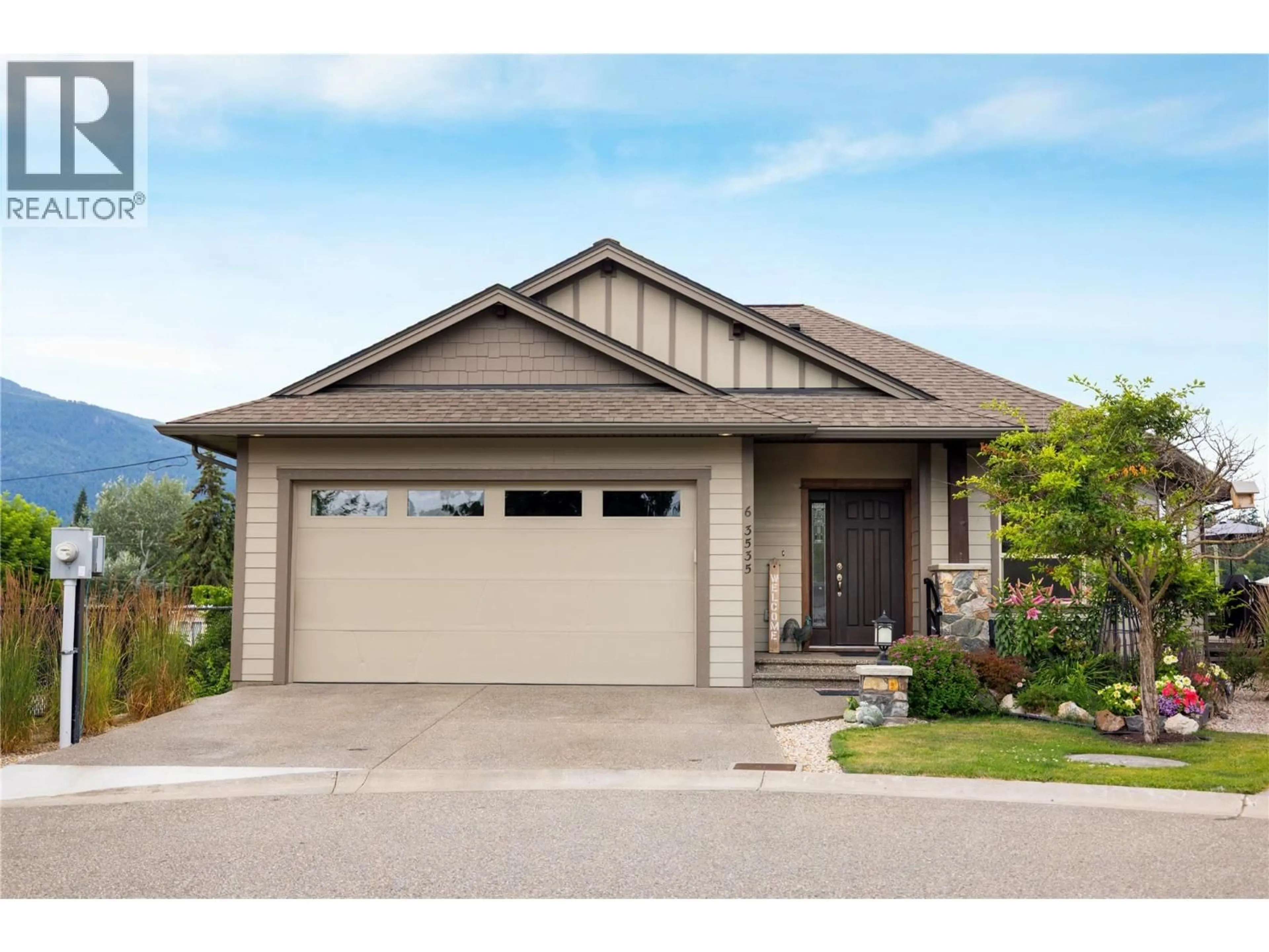 Home with vinyl exterior material, street for 6 - 3535 WOOD AVENUE, Armstrong British Columbia V0E1B2