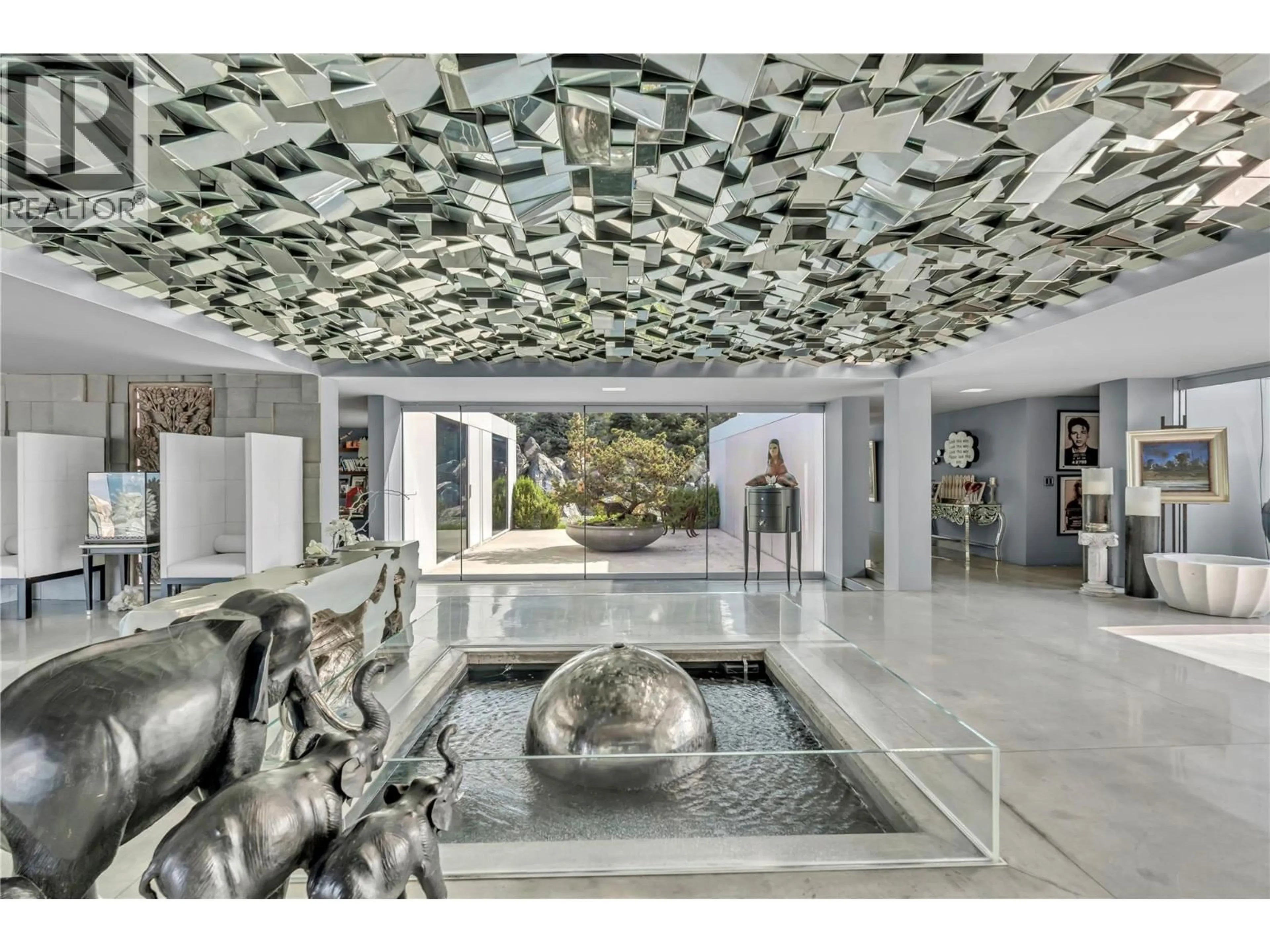 Lobby for 4358 HOBSON ROAD, Kelowna British Columbia V1W1Y3