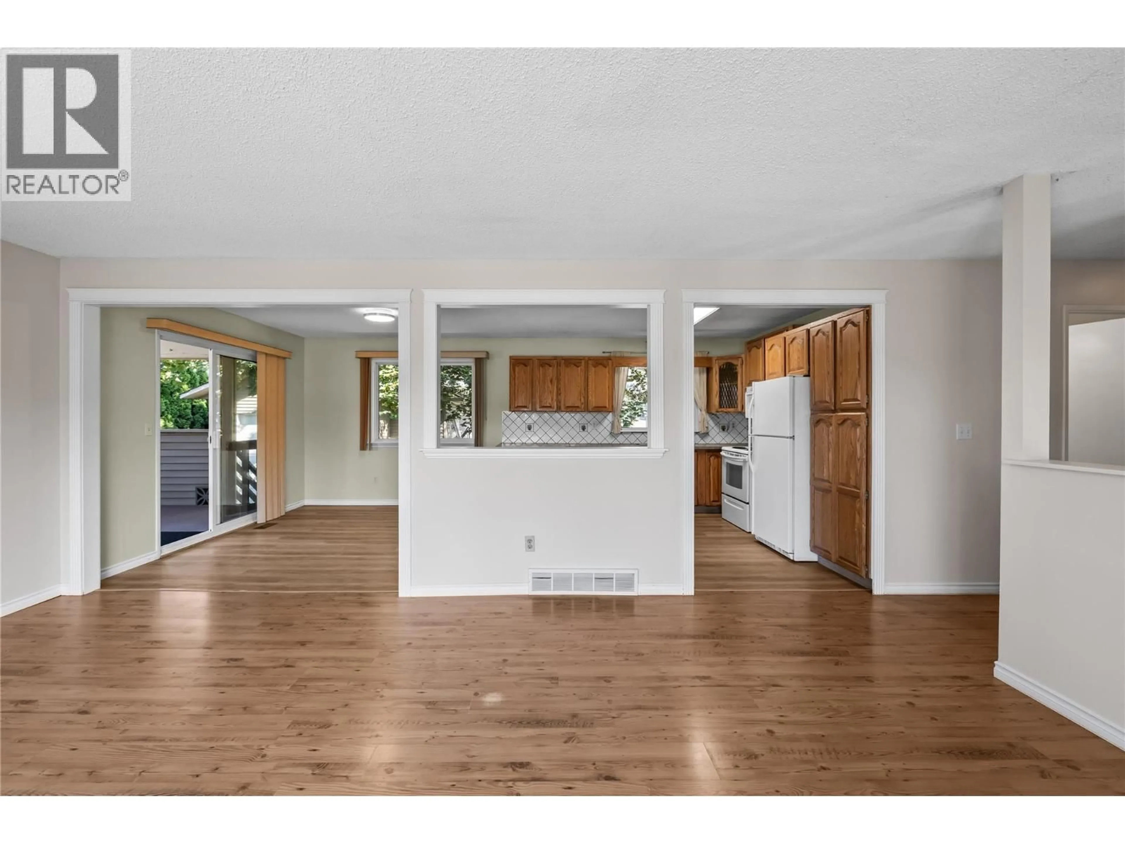 Open concept kitchen, unknown for 235 KRIESE ROAD, Kelowna British Columbia V1X4Y2