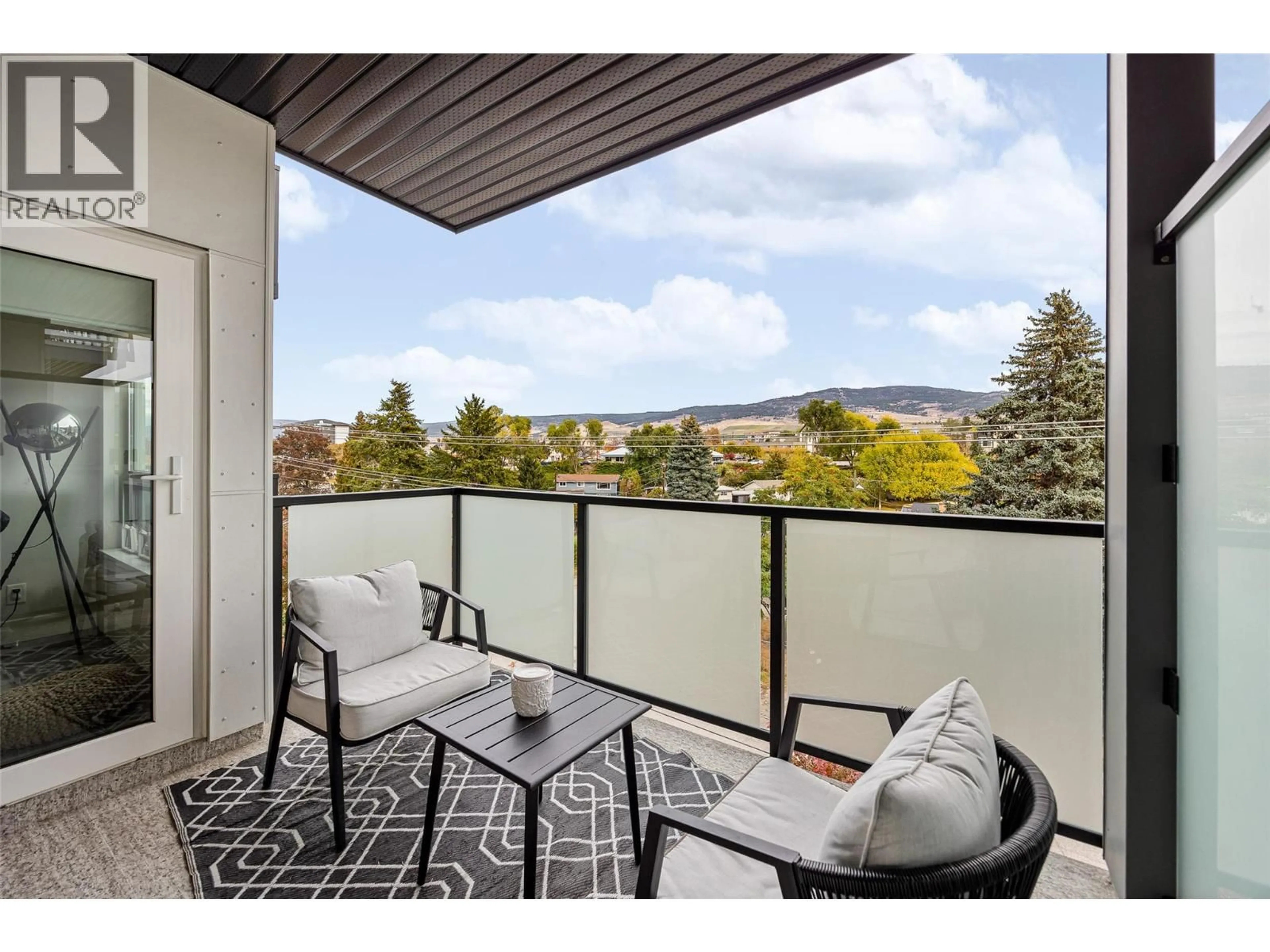 Balcony in the apartment, water/lake/river/ocean view for 403 - 191 HOLLYWOOD ROAD, Kelowna British Columbia V1X0B5