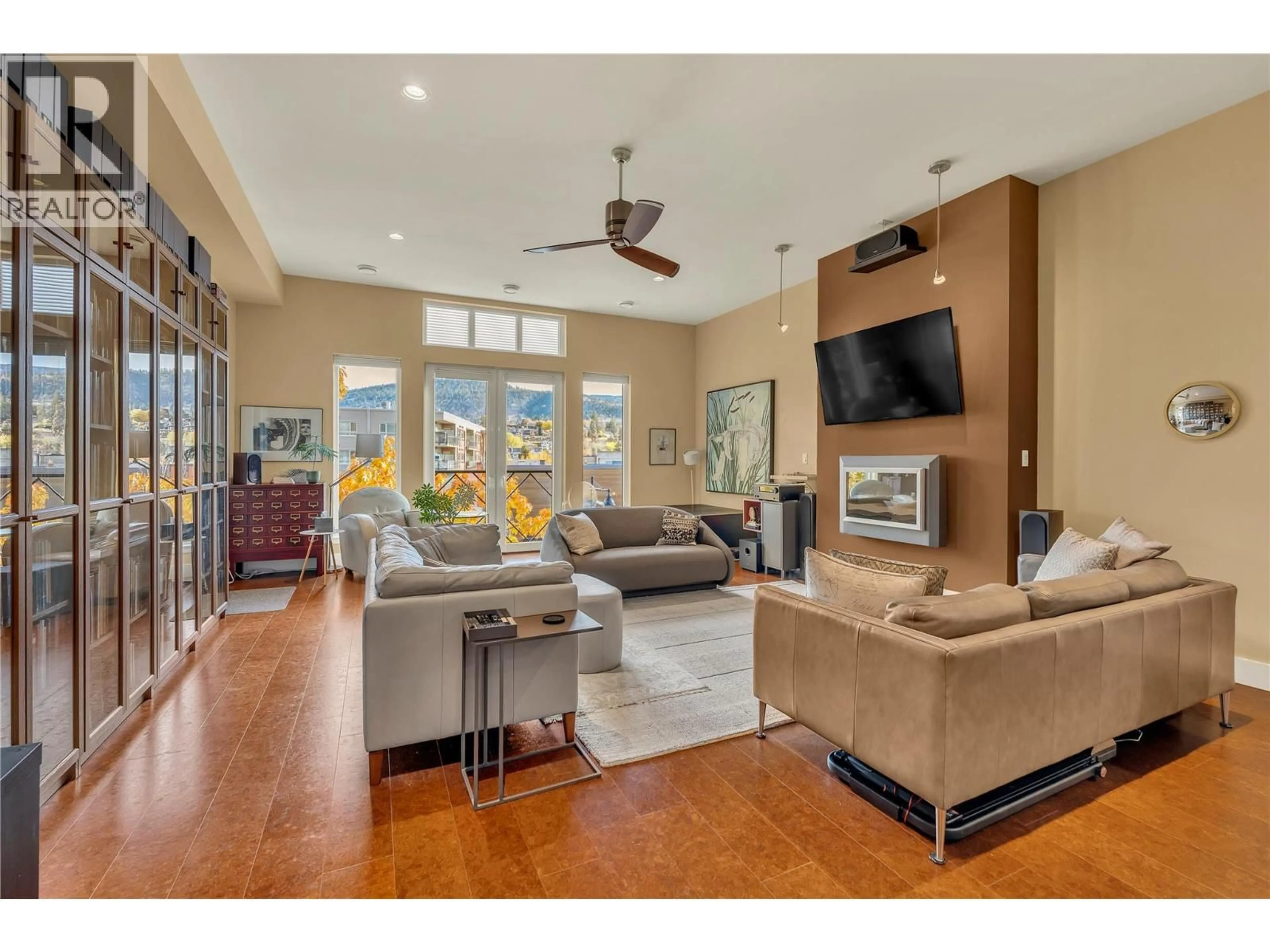 Living room with furniture, unknown for 301 - 255 MAIN STREET, Penticton British Columbia V2A5B1