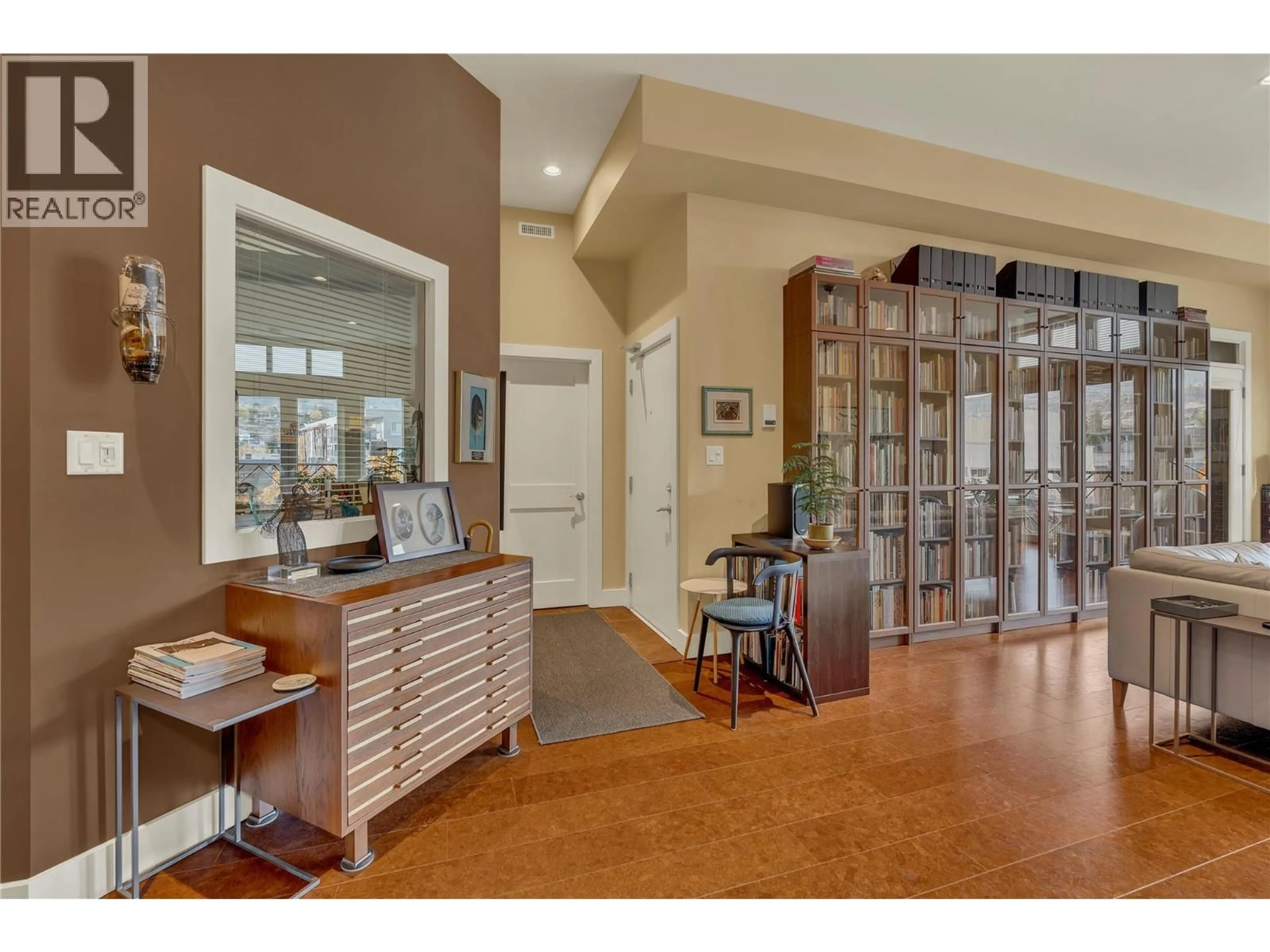 Indoor foyer for 301 - 255 MAIN STREET, Penticton British Columbia V2A5B1