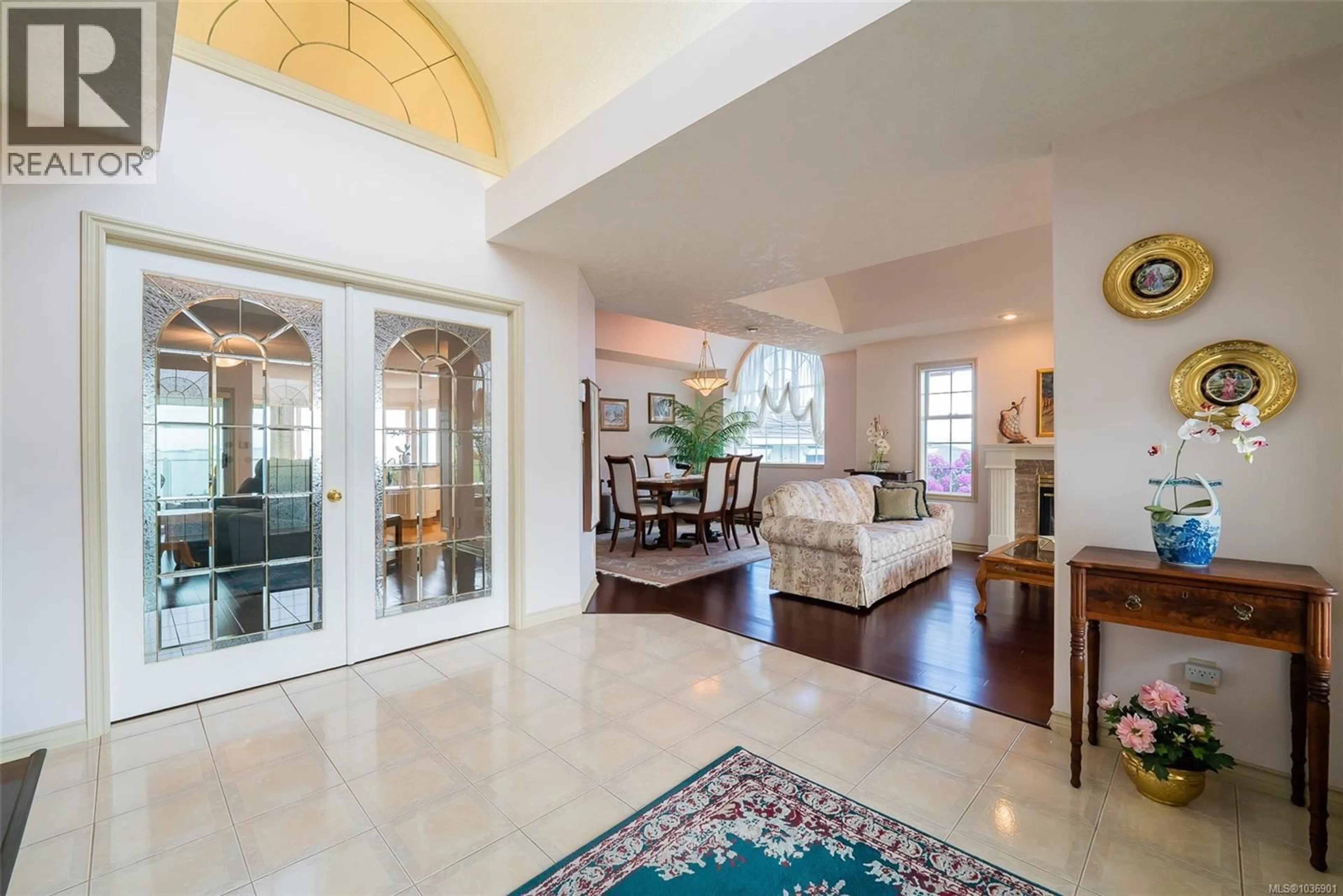 Indoor foyer for 5056 VISTA VIEW CRESCENT, Nanaimo British Columbia V9V1L6
