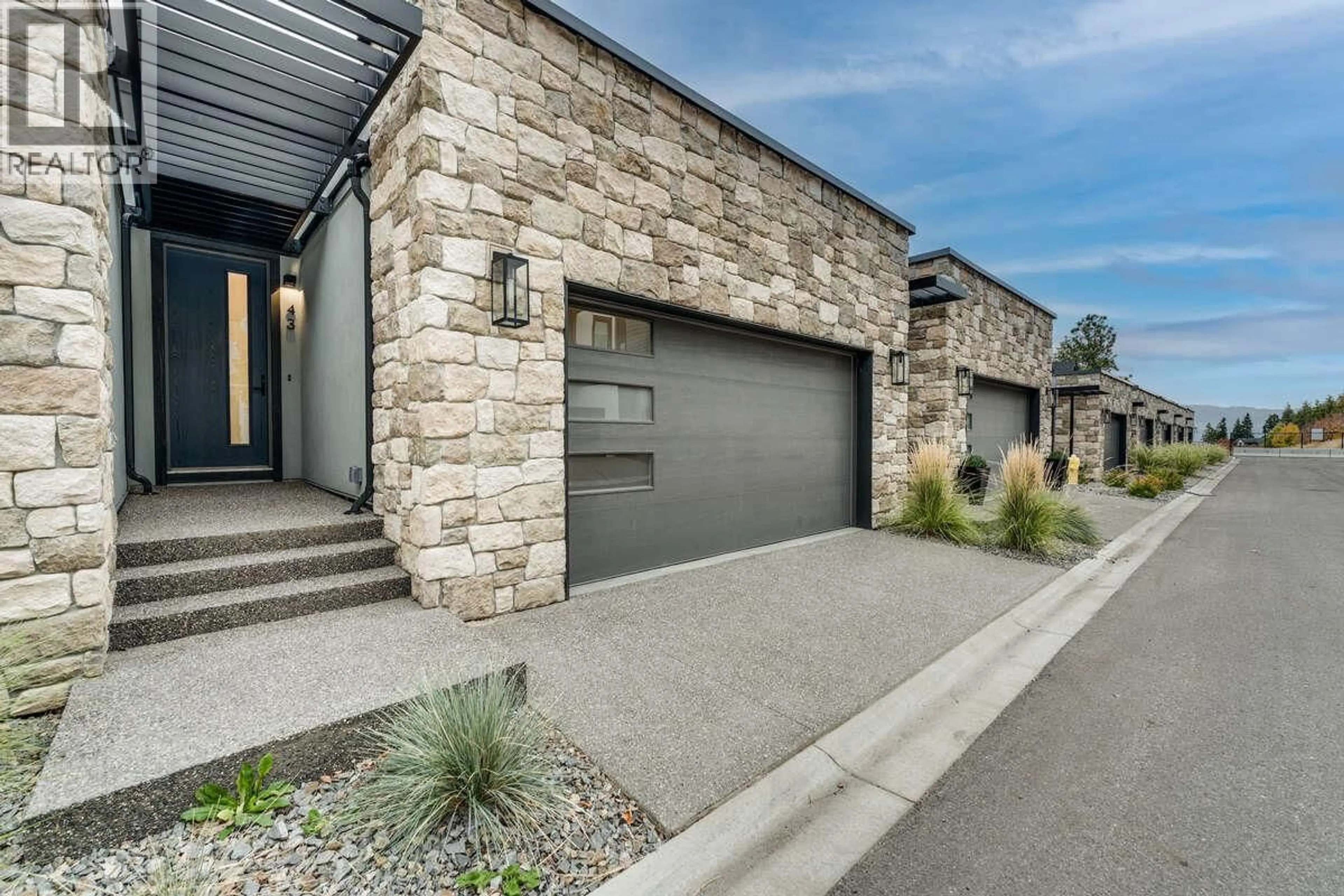 Home with brick exterior material, street for 43 - 1550 UNION ROAD, Kelowna British Columbia V1V2W4