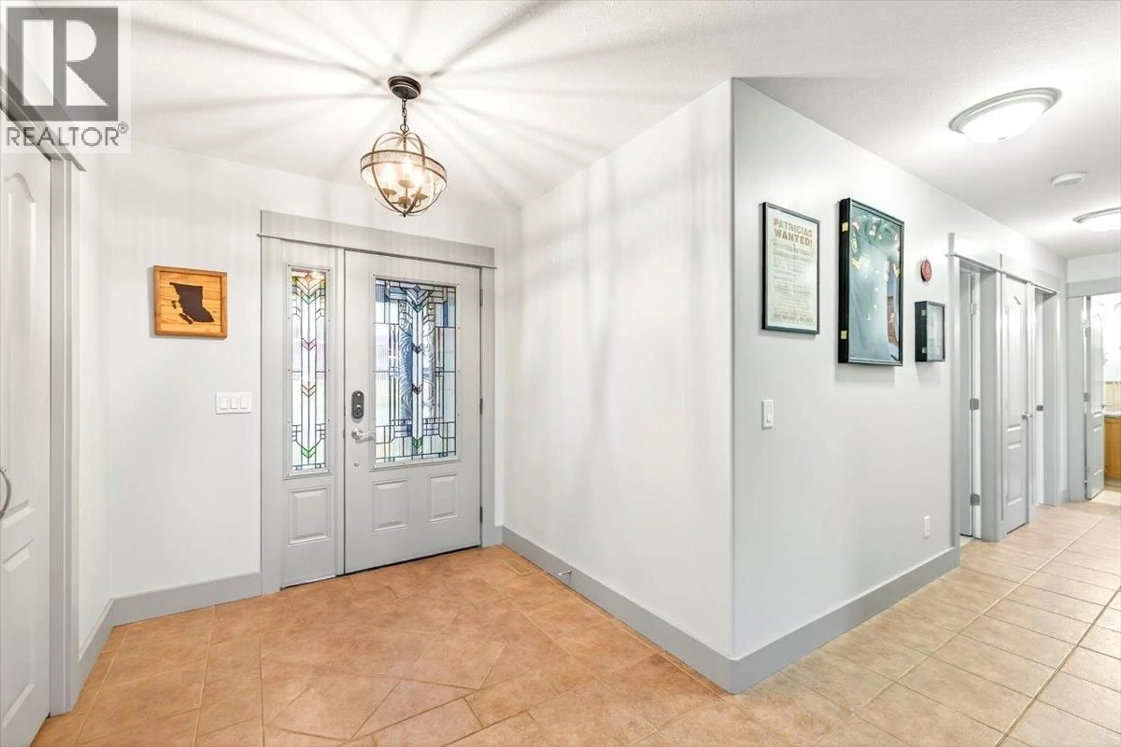 Indoor foyer for 1250 VALLEY VIEW DRIVE, Sparwood British Columbia V0B2G2