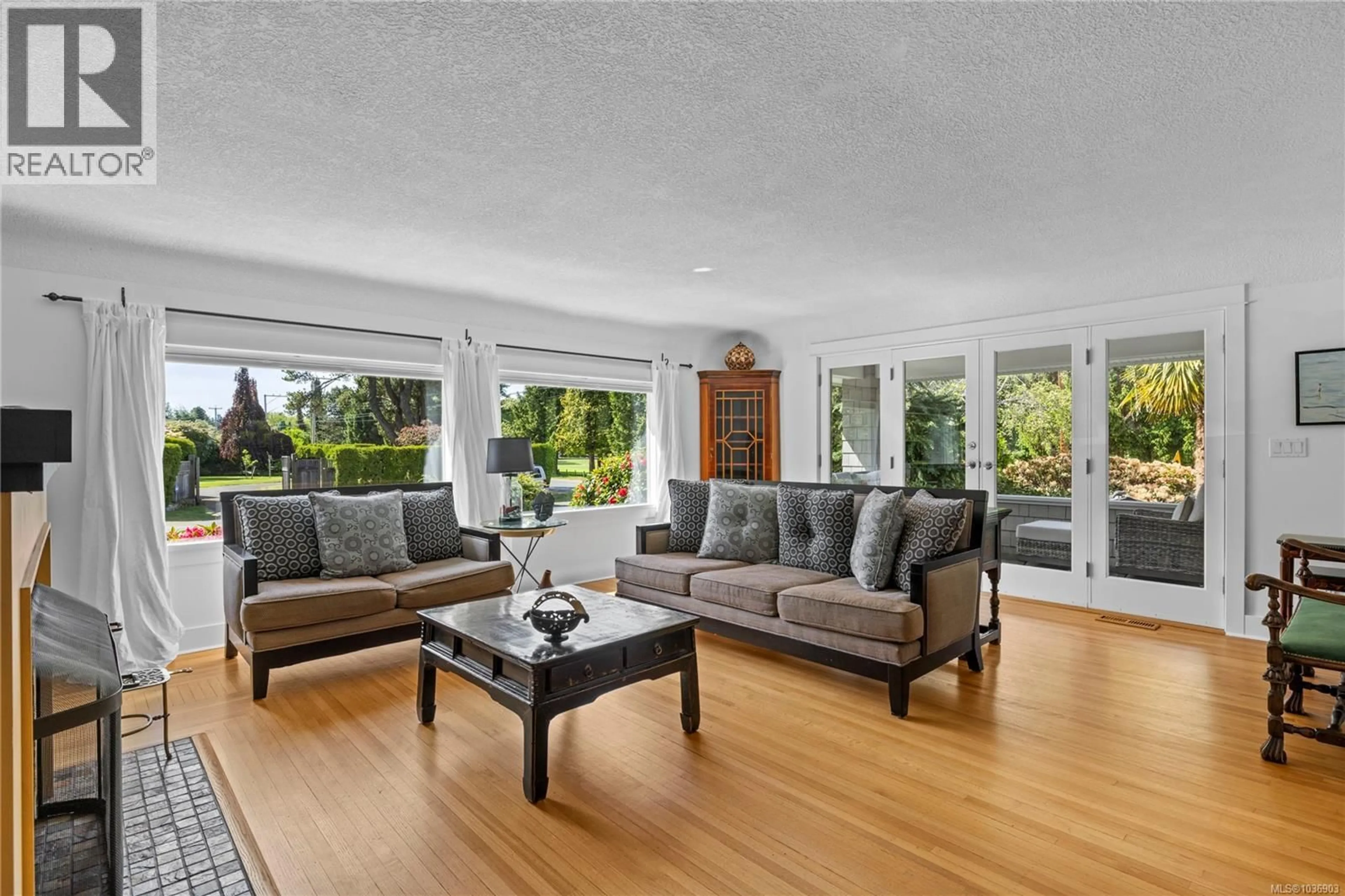 Living room with furniture, unknown for 202 CRESCENT ROAD EAST, Qualicum Beach British Columbia V9K1L6