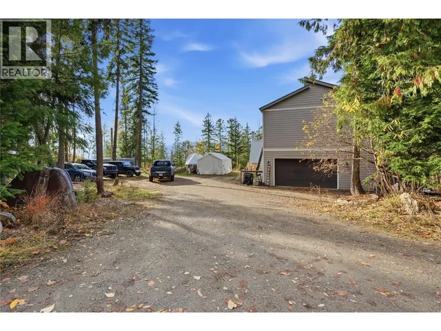 7636 MOUNTAIN DRIVE, Anglemont 2