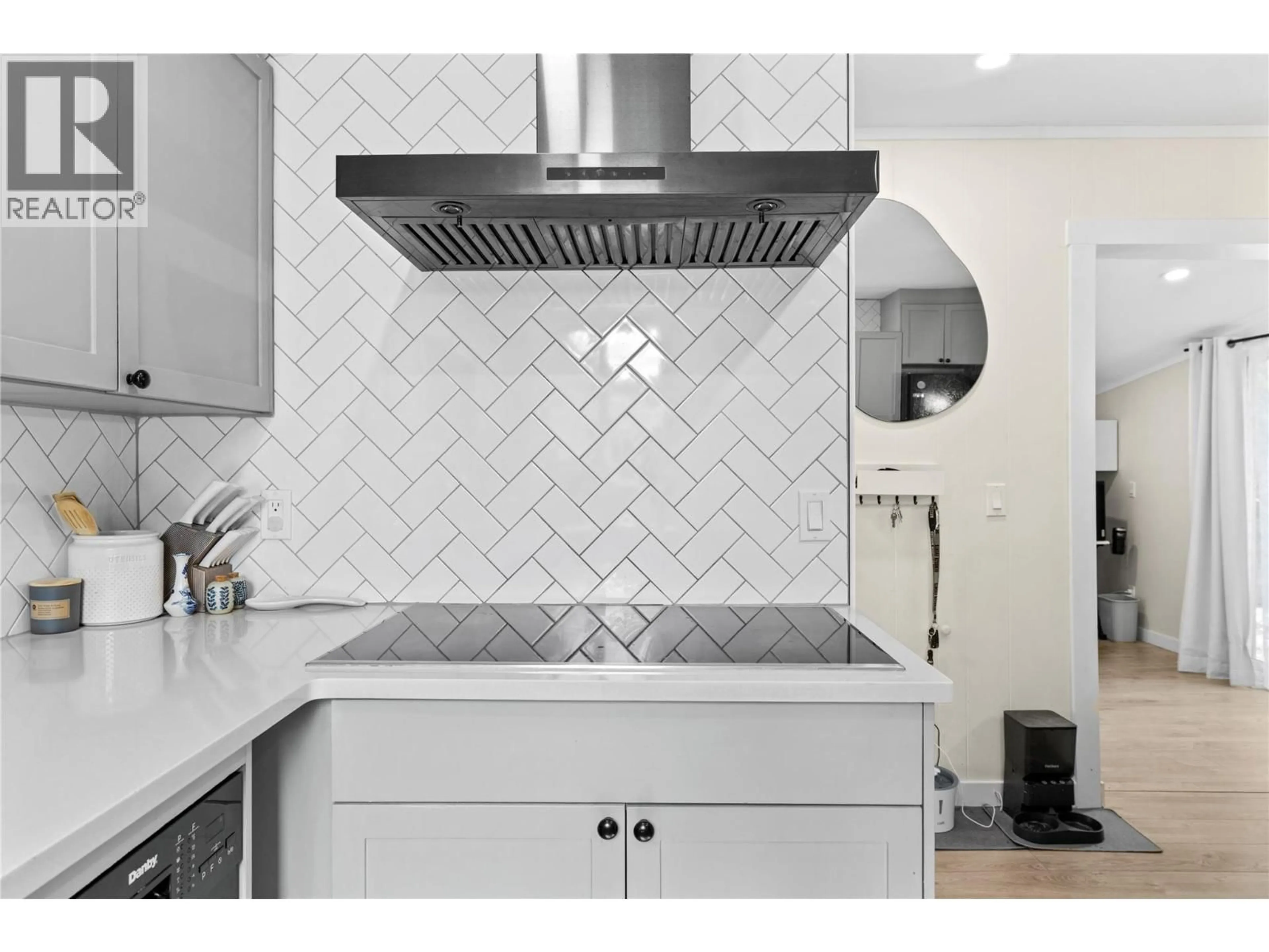 Contemporary kitchen, ceramic/tile floor for 26 - 2005 BOUCHERIE ROAD, West Kelowna British Columbia V4T1R4