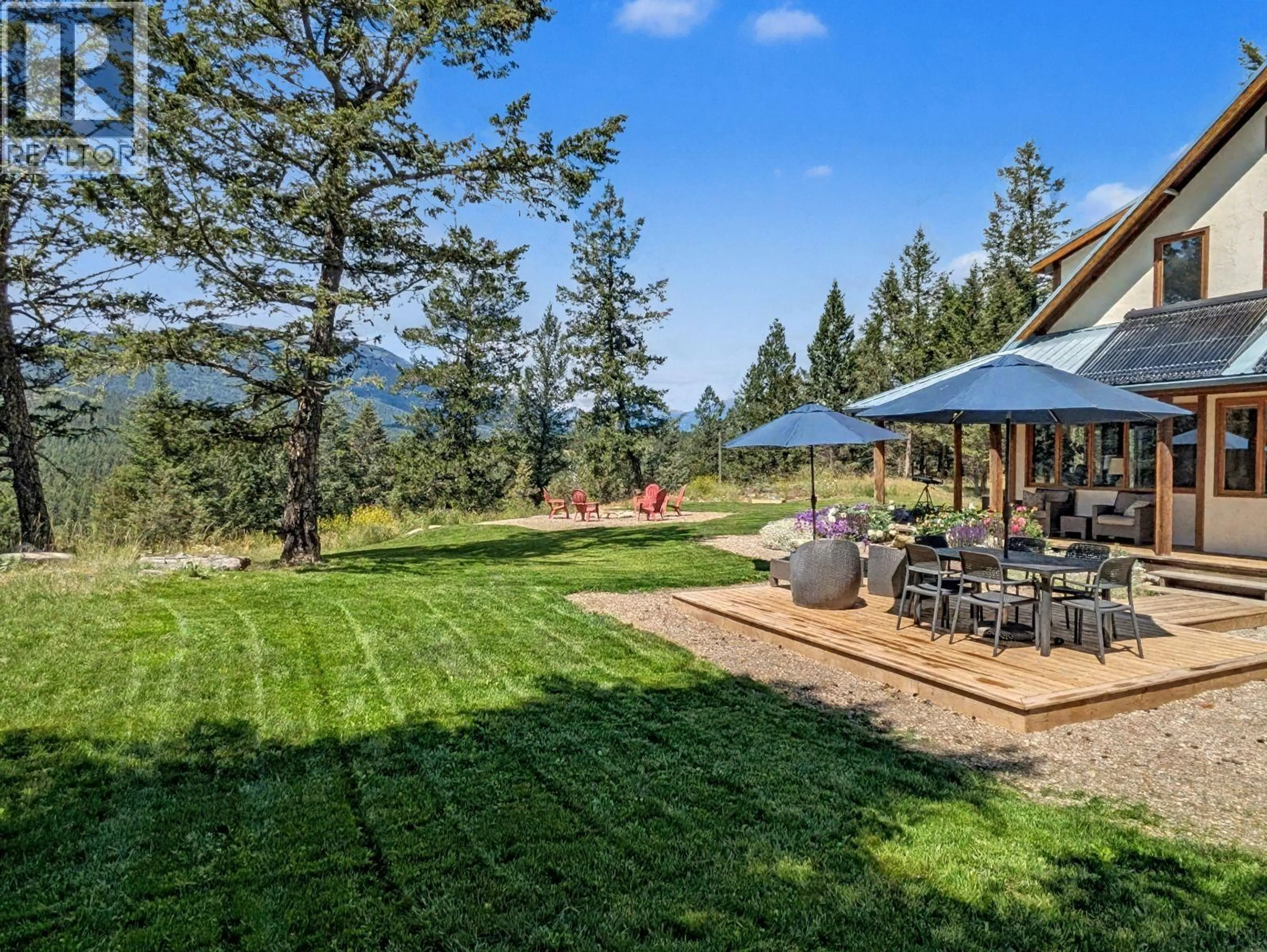 A pic from outside/outdoor area/front of a property/back of a property/a pic from drone, mountain view for 3941 HOULGRAVE ROAD, Nelson British Columbia V0A1K5