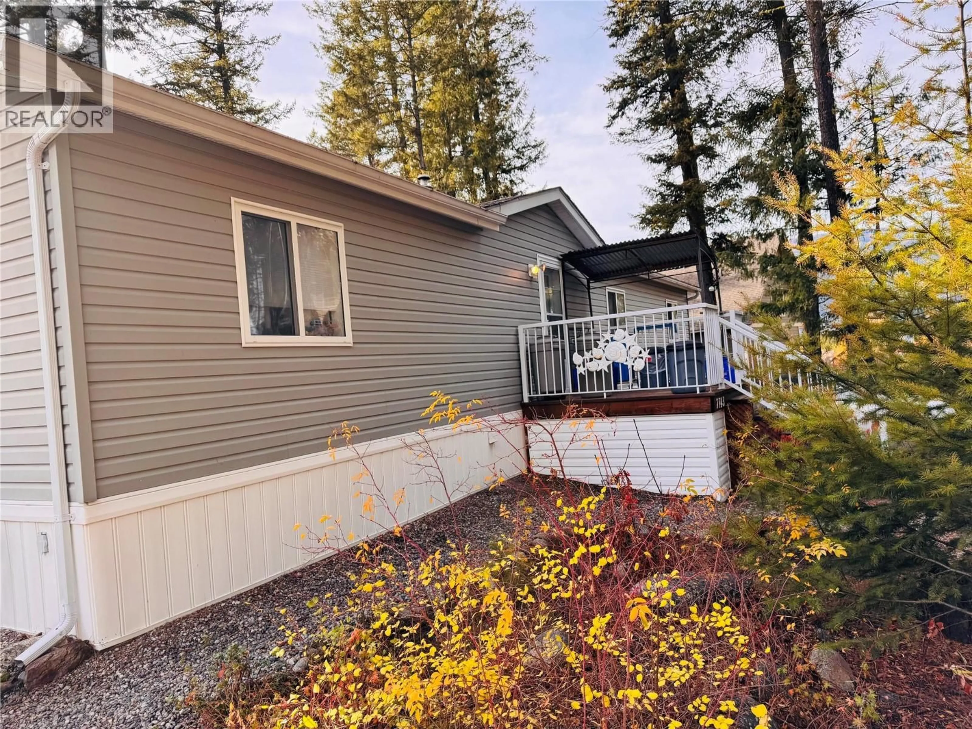 Home with vinyl exterior material, unknown for 7743 MCRAE ROAD, Christina Lake British Columbia V0H1E0