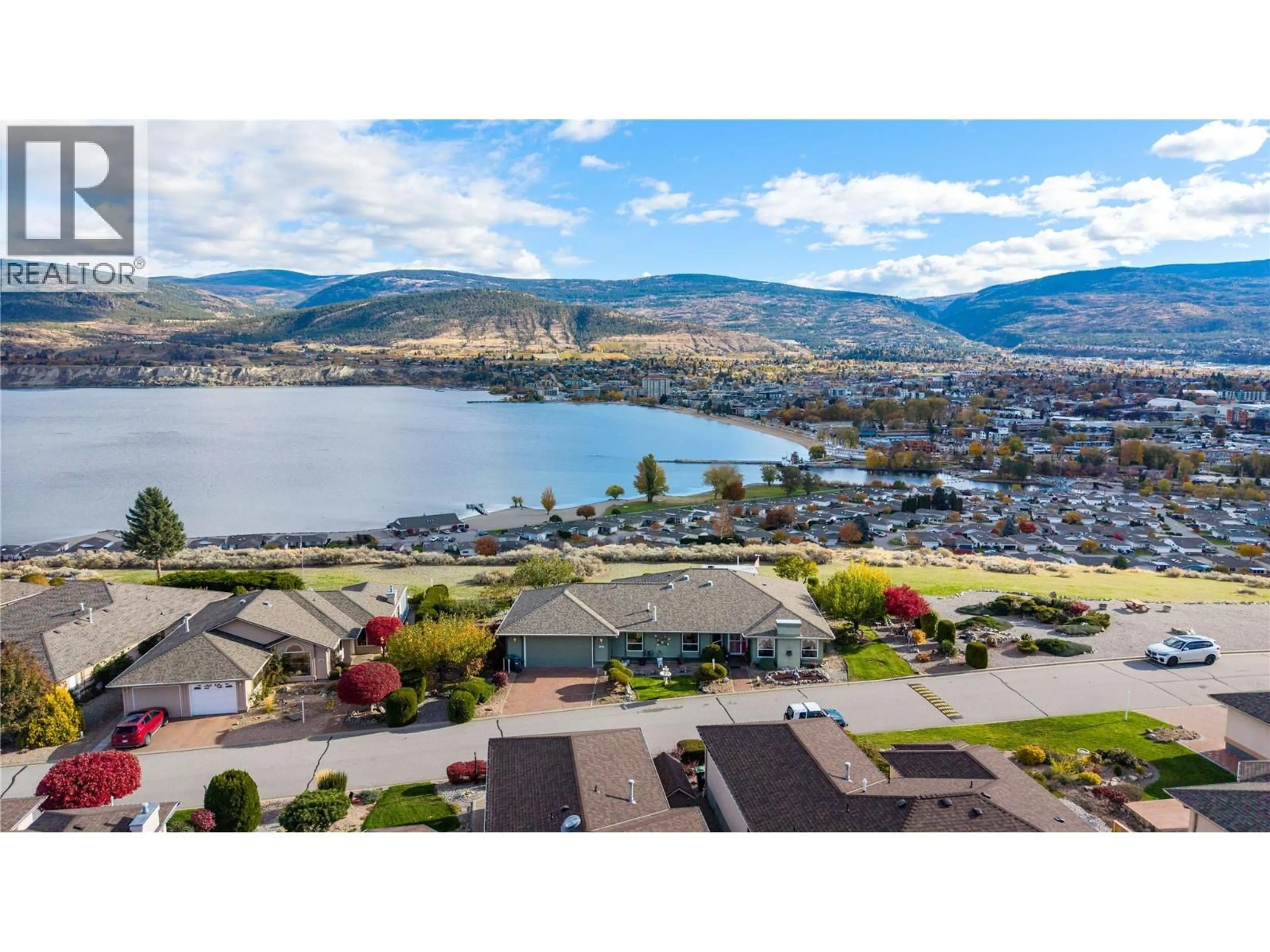 A pic from outside/outdoor area/front of a property/back of a property/a pic from drone, water/lake/river/ocean view for 463 RIDGE ROAD, Penticton British Columbia V2A8N7