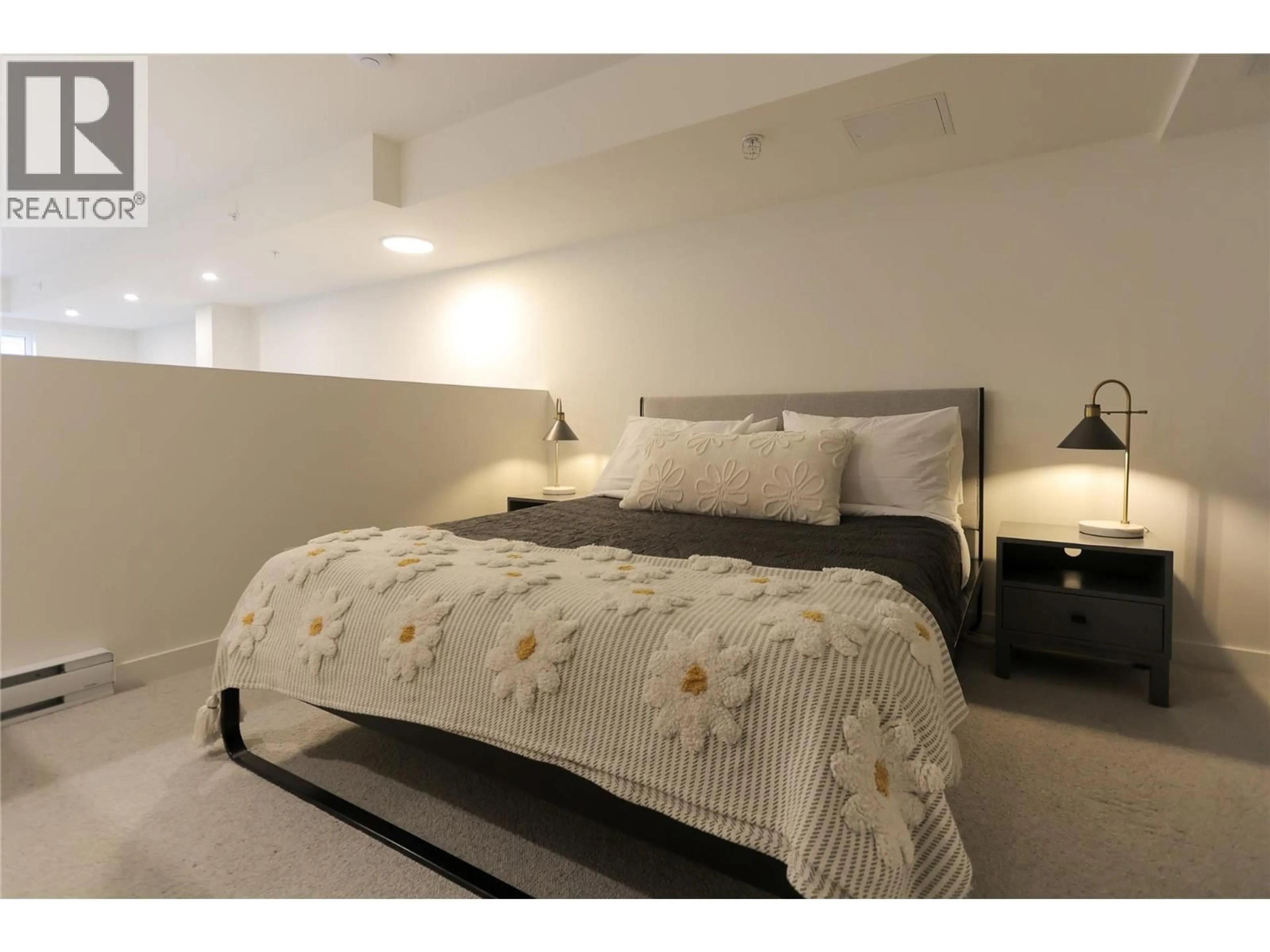 Bedroom with bed, unknown for 409 - 4280 RED MOUNTAIN ROAD, Rossland British Columbia V0G1Y0