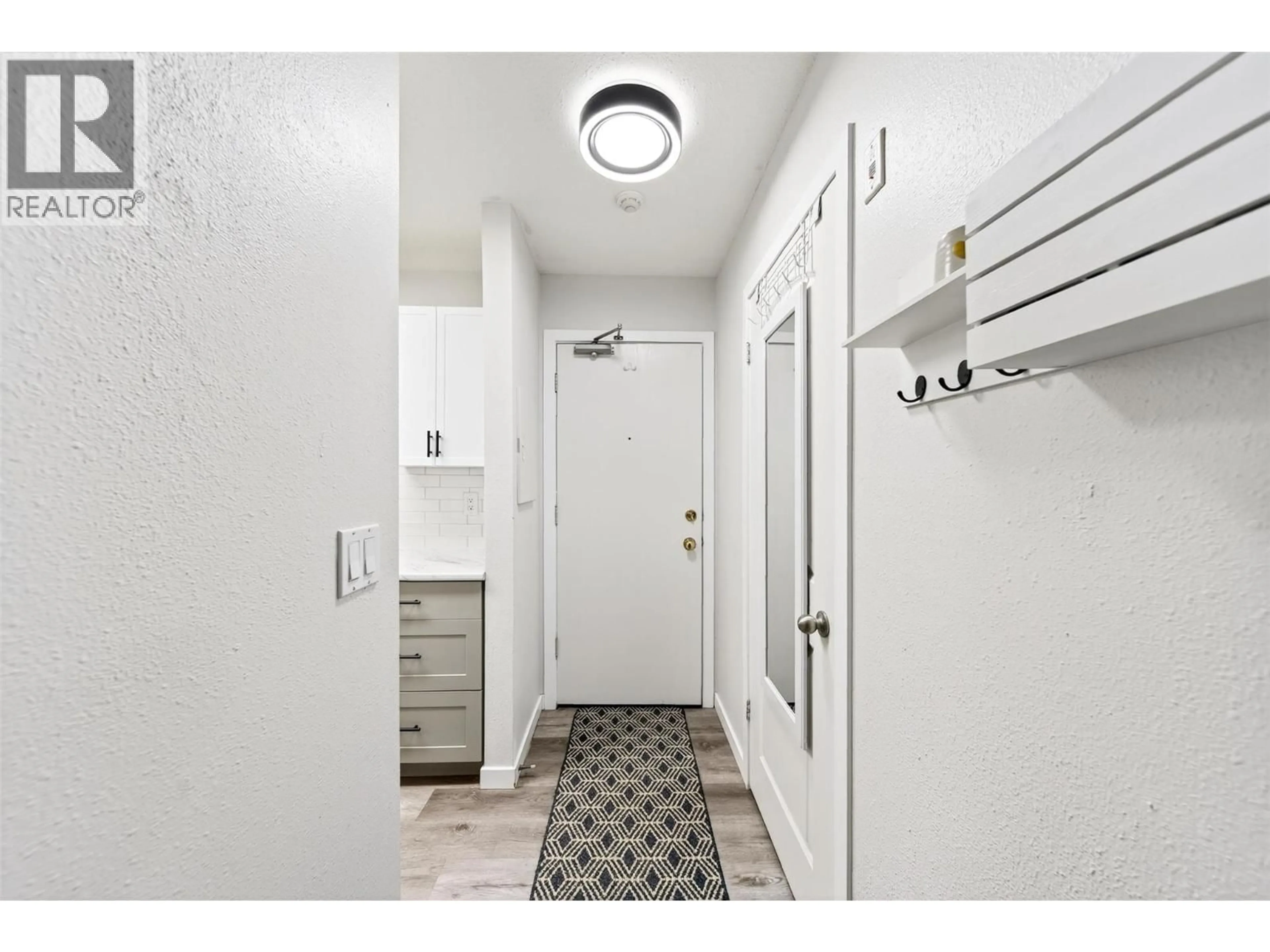 Indoor entryway for 209 - 555 DALGLEISH DRIVE, Kamloops British Columbia V2C6C7