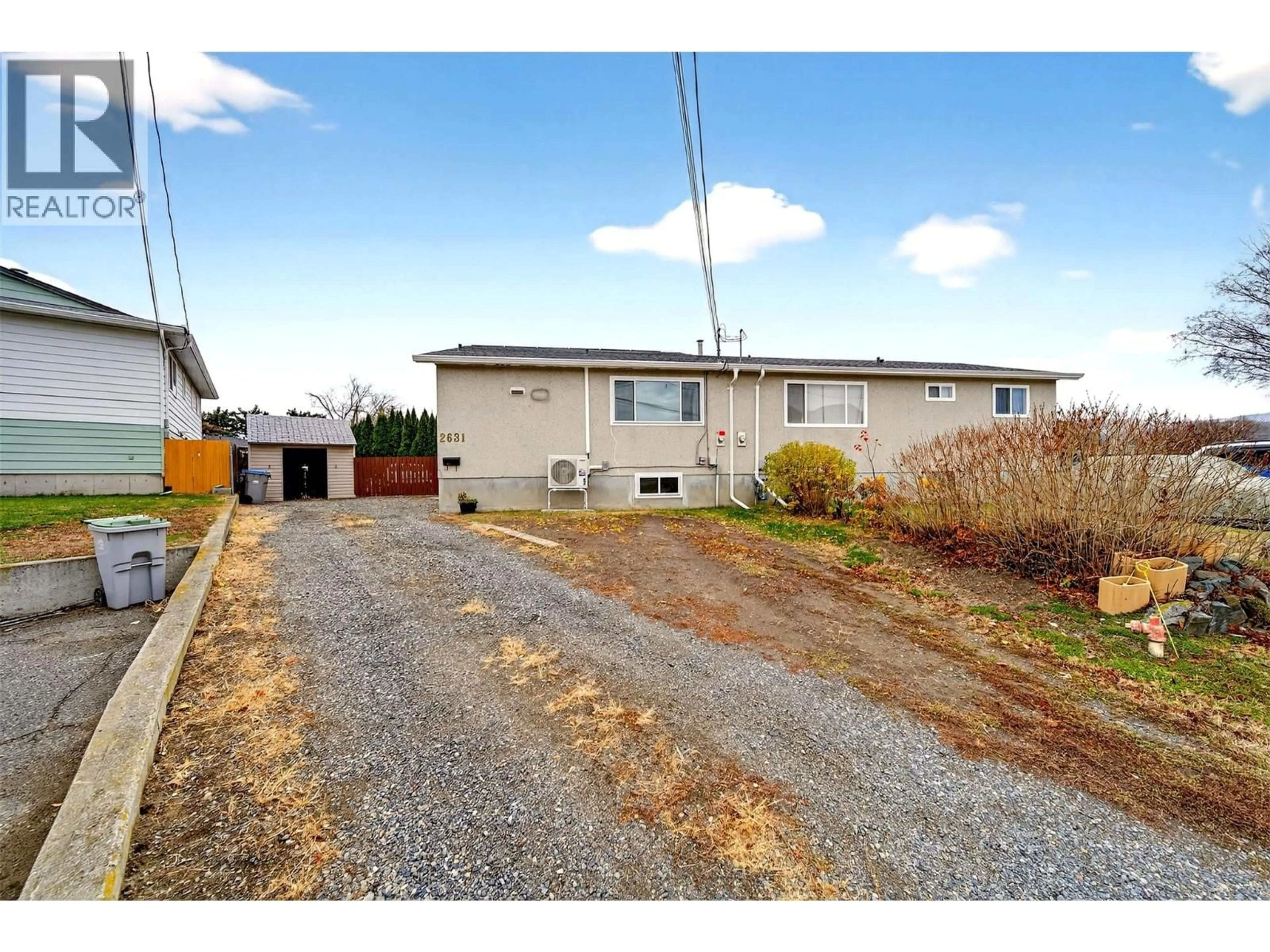 A pic from outside/outdoor area/front of a property/back of a property/a pic from drone, street for 2631 YOUNG PLACE OTHER, Kamloops British Columbia V2B8A4