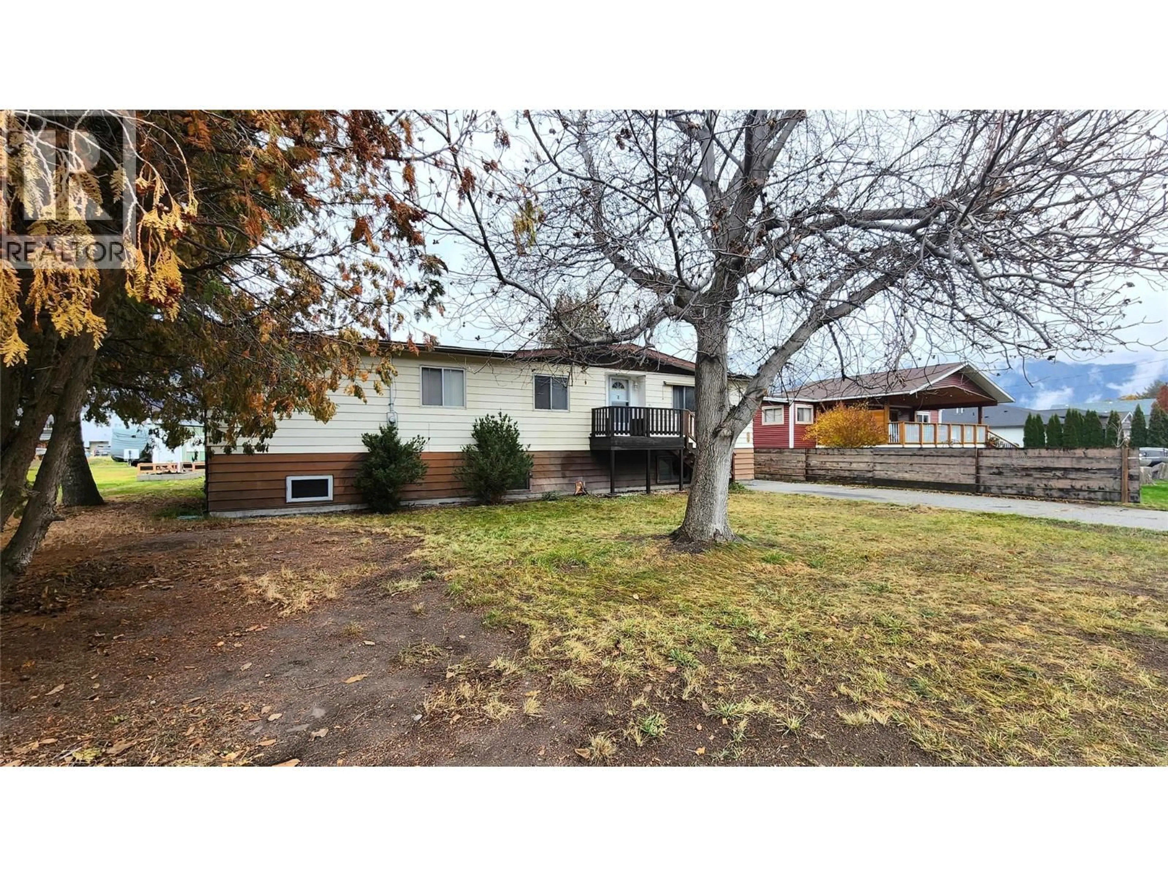 A pic from outside/outdoor area/front of a property/back of a property/a pic from drone, street for 224 9TH AVENUE, Keremeos British Columbia V0X1N3