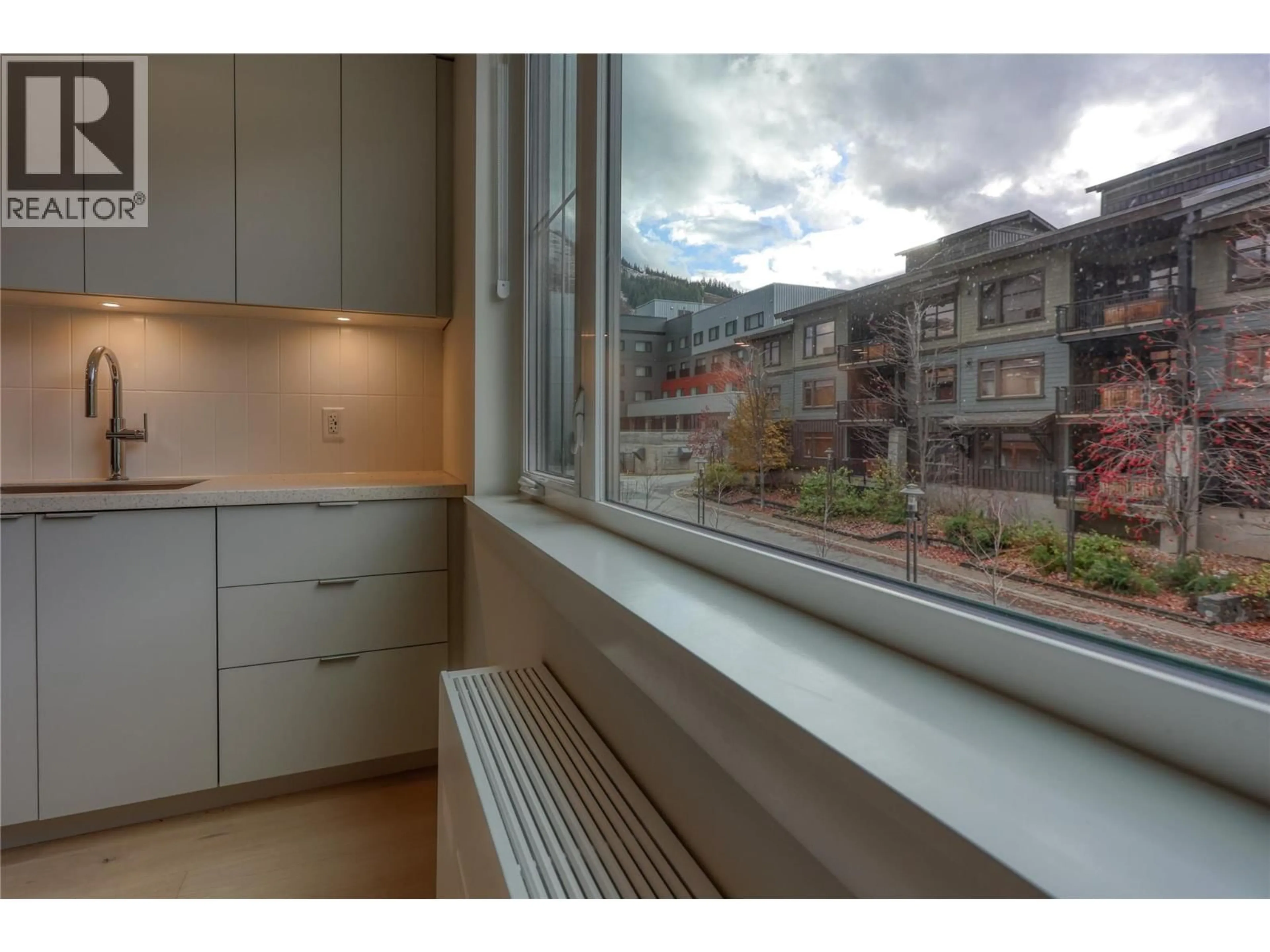 Unknown for 213 - 4280 RED MOUNTAIN ROAD, Rossland British Columbia V0G1Y0