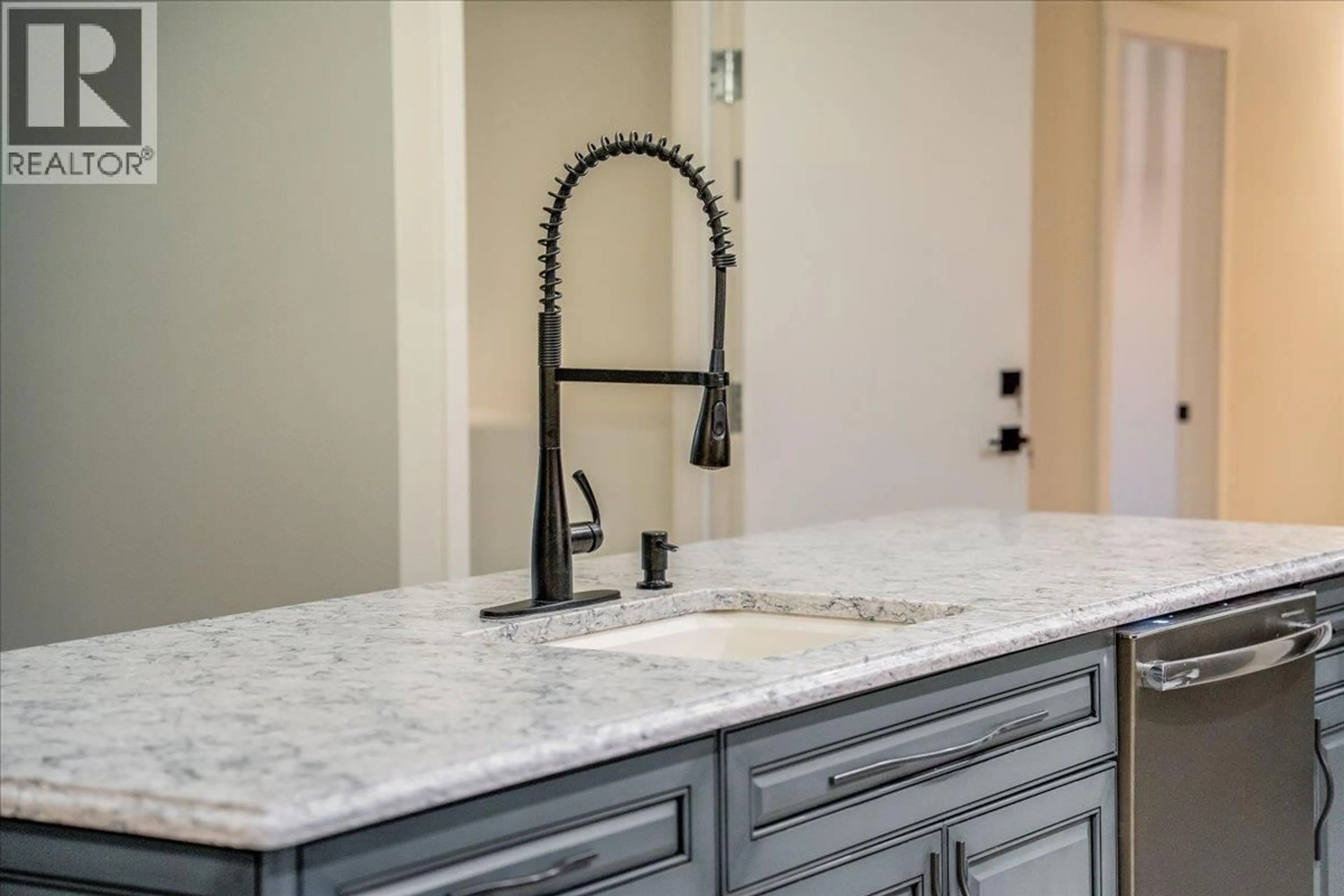 Unknown for 1408 MEADOWBROOK DRIVE, Castlegar British Columbia V1N3M1